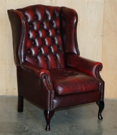 NiCE DECORATIVE PAIR OF CHESTERFIELD VINTAGE OXBLOOD LEATHER WINGBACK ARMCHAIRS