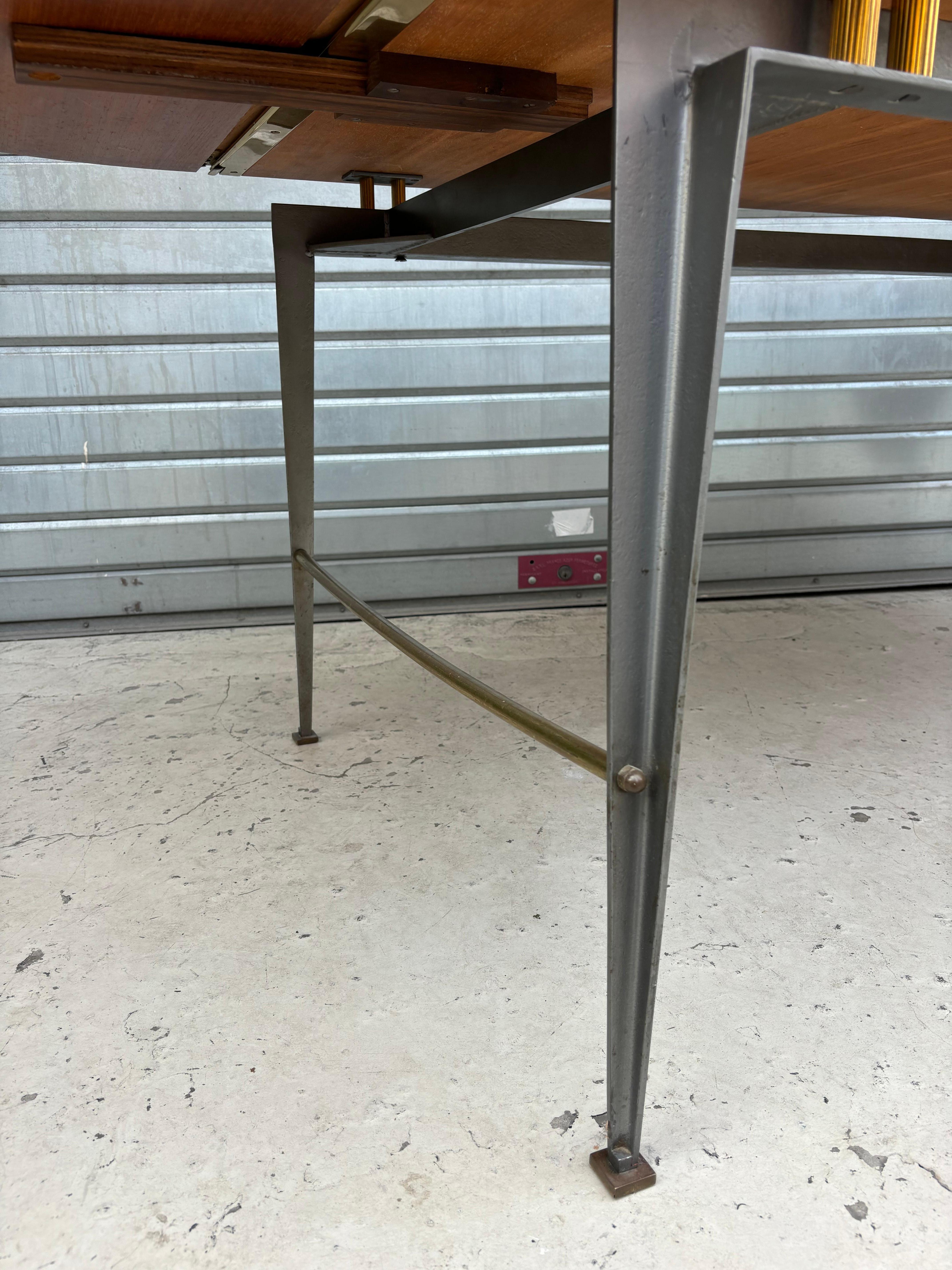 Bonita mesa de comedor atribuida a Jules Leleu en venta 8