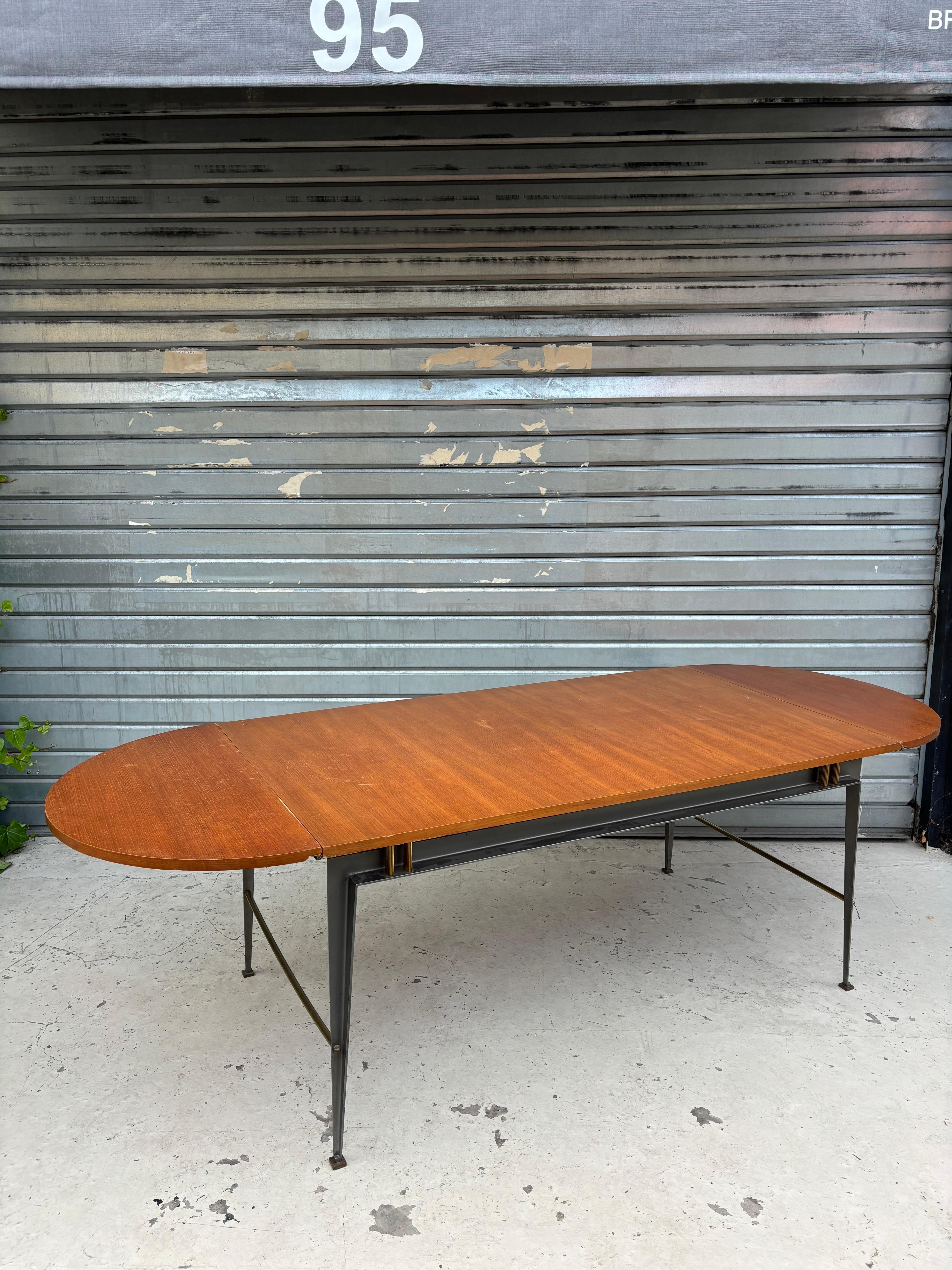Bonita mesa de comedor atribuida a Jules Leleu Francés en venta