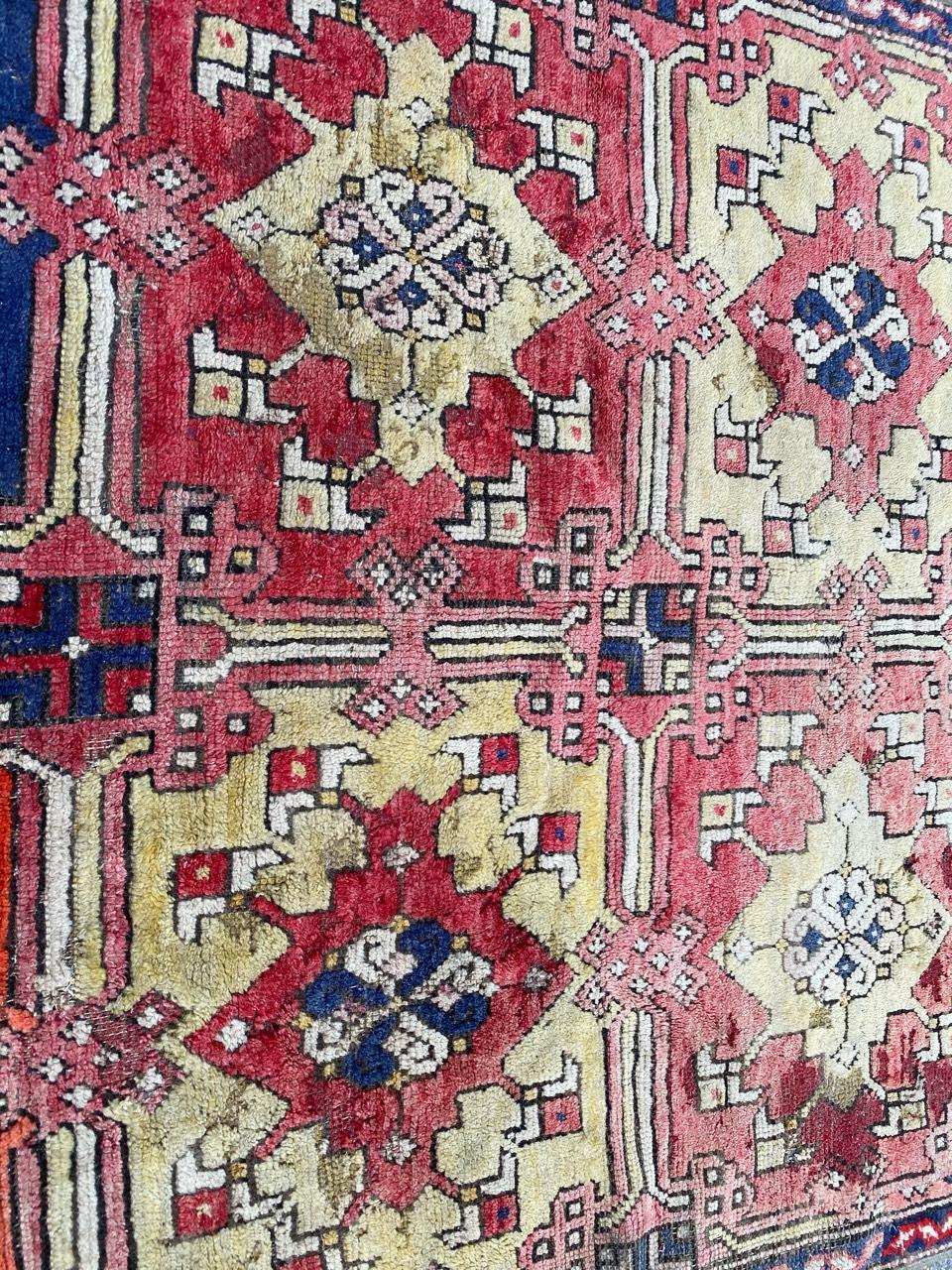 Bobyrug’s Nice Early 20th Century Turkish Smyrne Rug In Fair Condition For Sale In Saint Ouen, FR