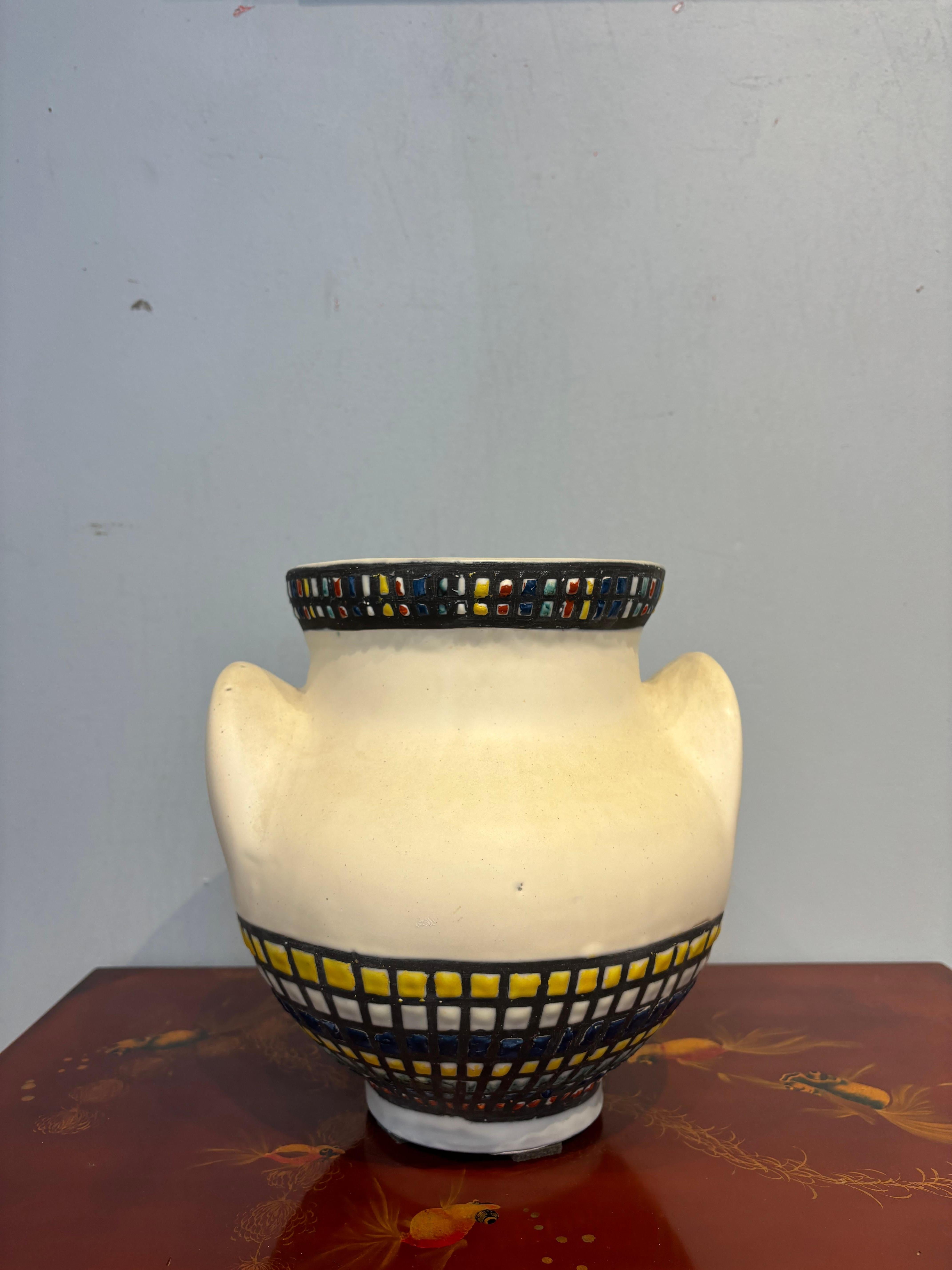 Moderno Bel vaso per le orecchie di Roger Capron in vendita