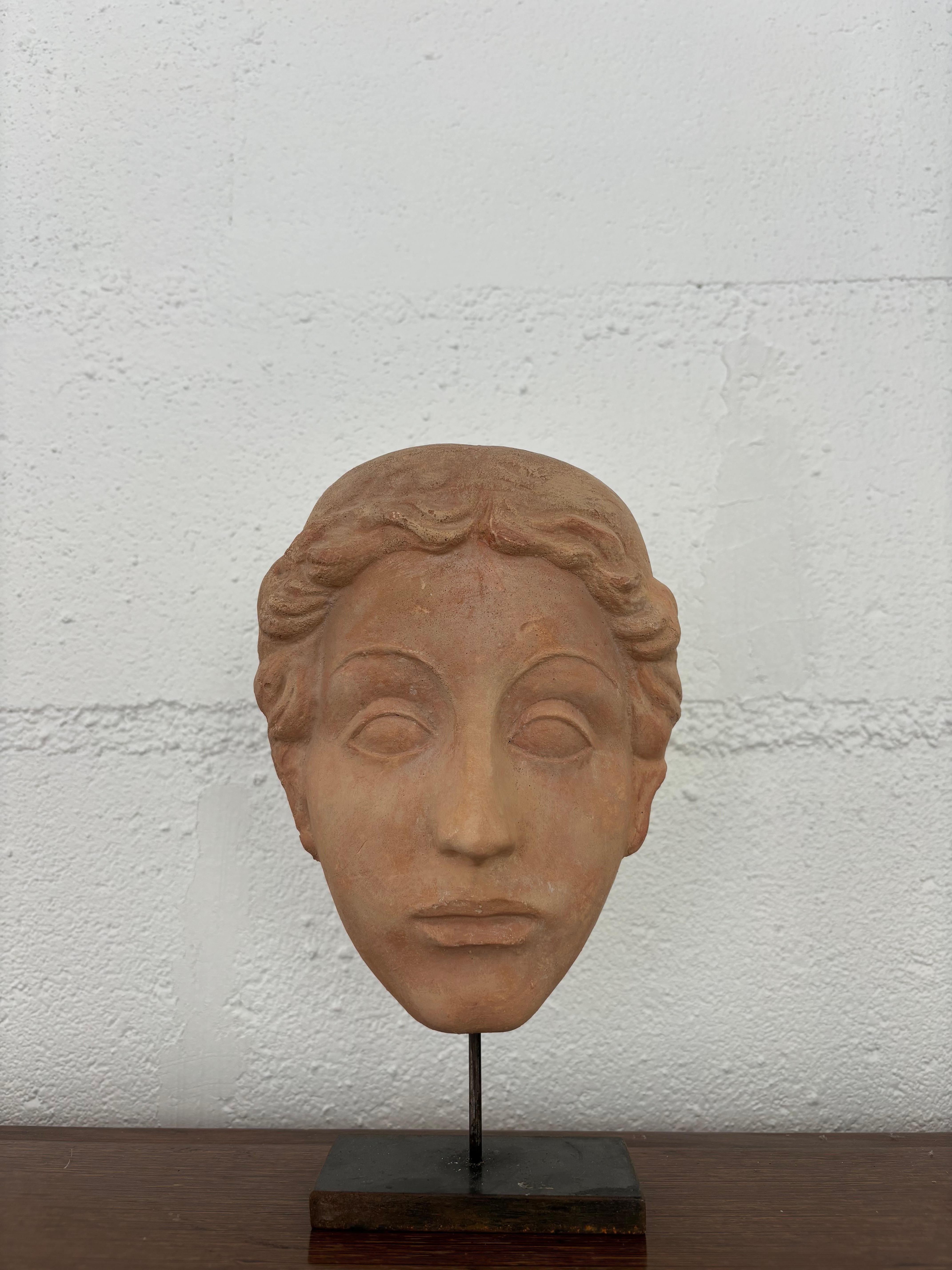 Français Nice face attributed to Vadim Androusov en vente