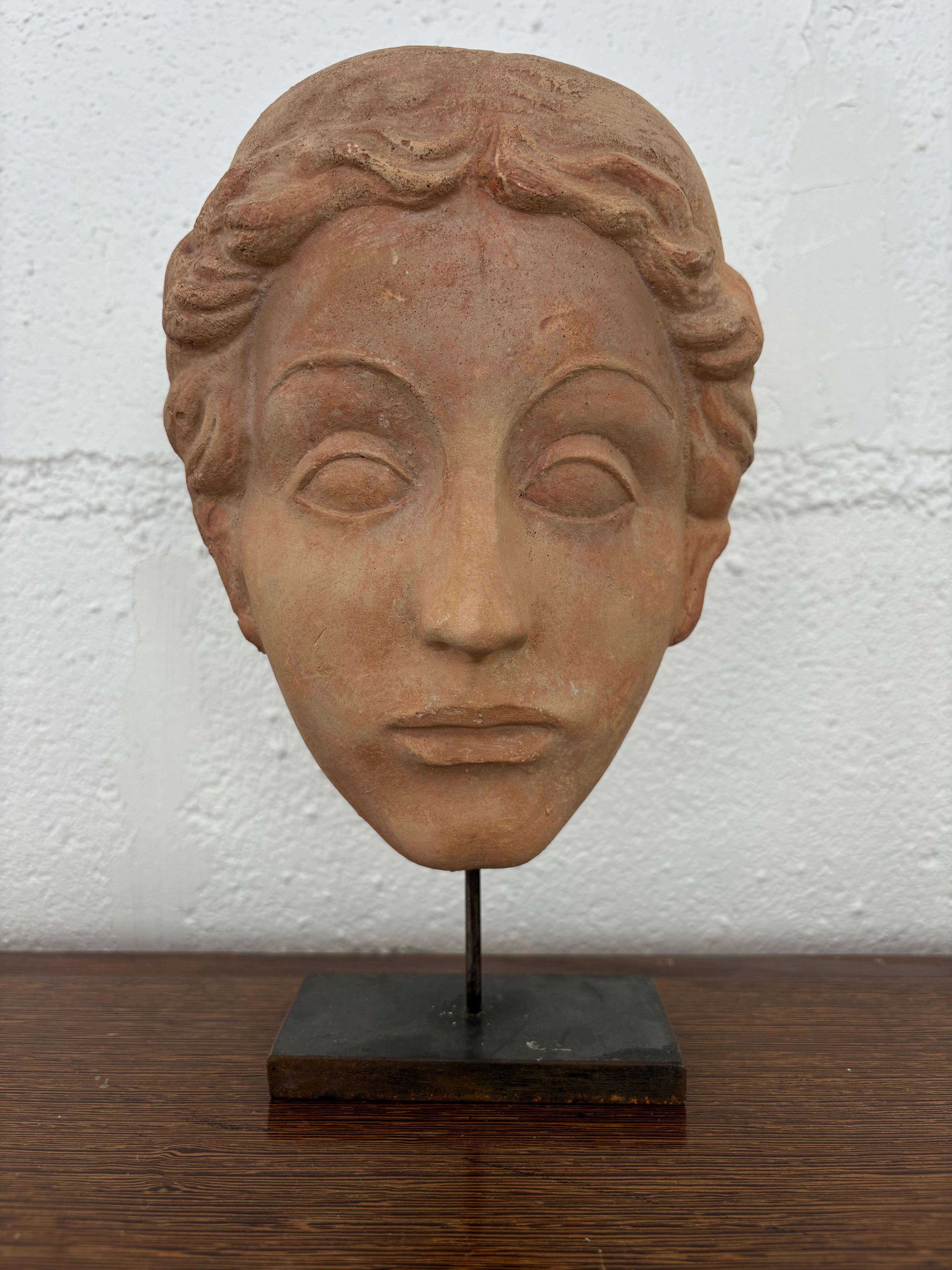 Nice face attributed to Vadim Androusov Bon état - En vente à SAINT-OUEN-SUR-SEINE, FR