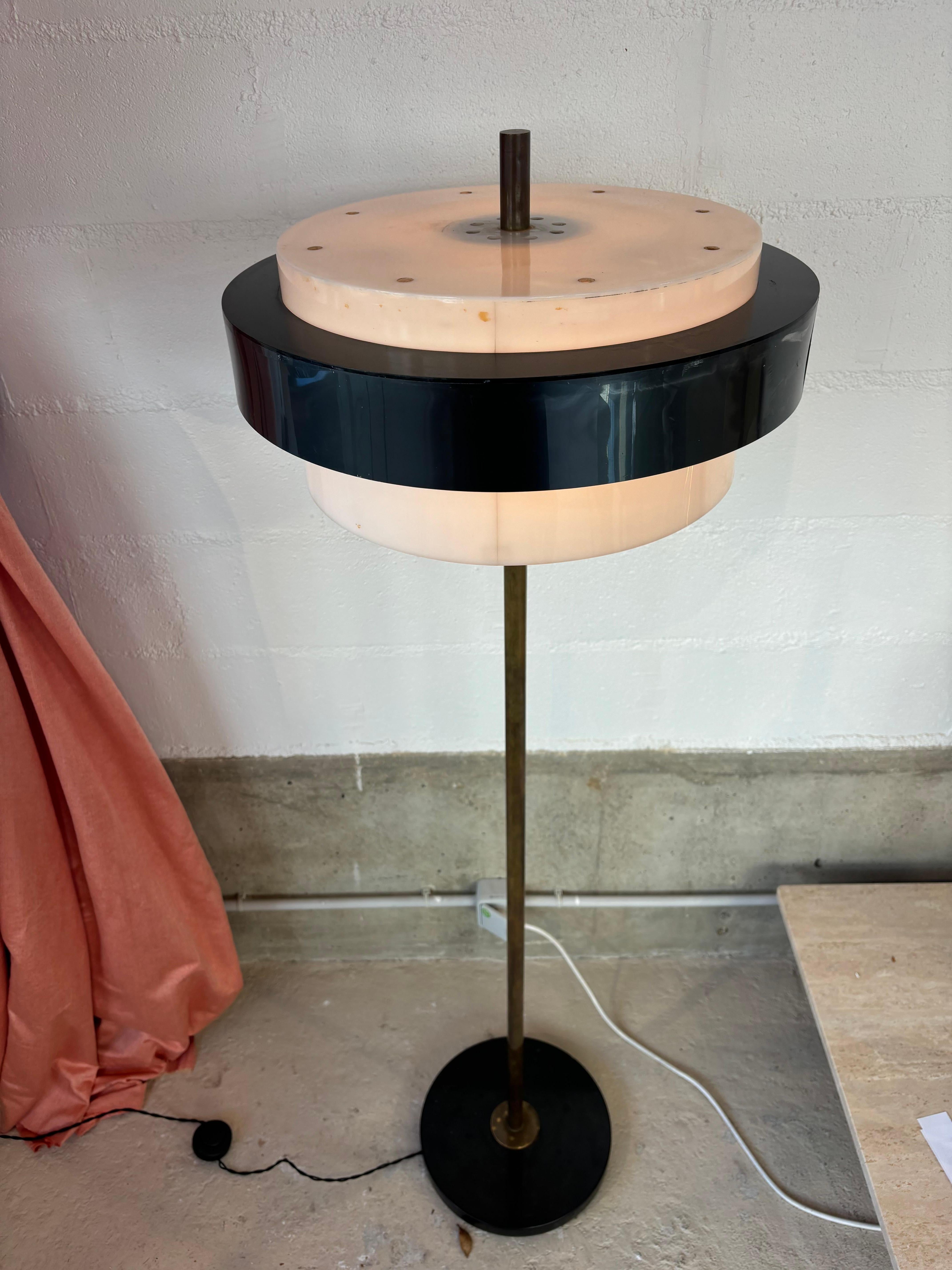 Bonita lámpara de pie 1960 en Bueno estado para la venta en SAINT-OUEN-SUR-SEINE, FR