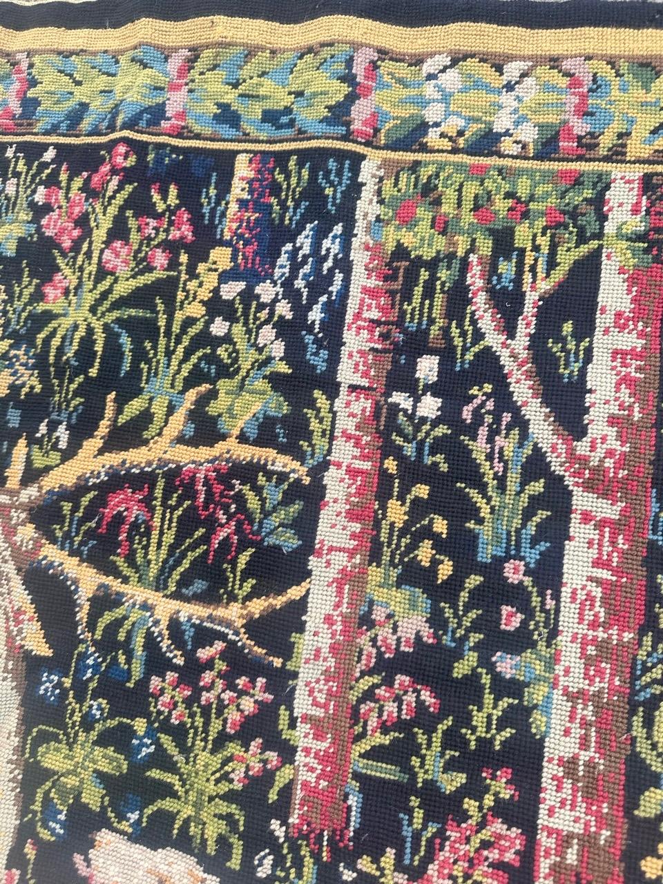 Bonito tapiz de punto de aguja francés estilo Aubusson diseño medieval en venta 7