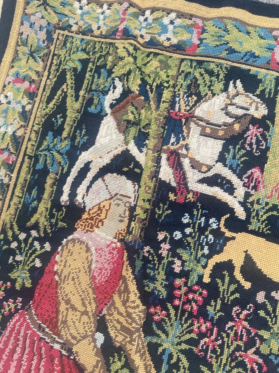 Bonito tapiz de punto de aguja francés estilo Aubusson diseño medieval Lana en venta