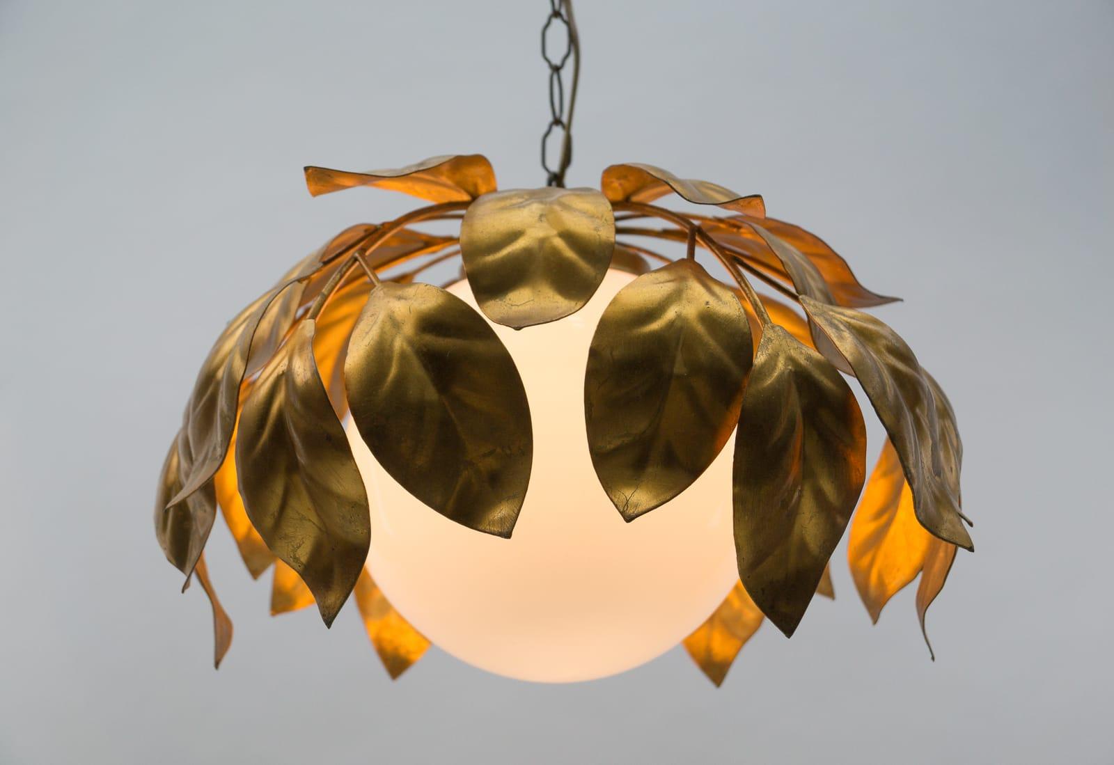 Nice Gilded Florentine Ceiling Lamp with Opaline Glass Globe Shade, Italy, 1960s In Good Condition For Sale In Nürnberg, Bayern