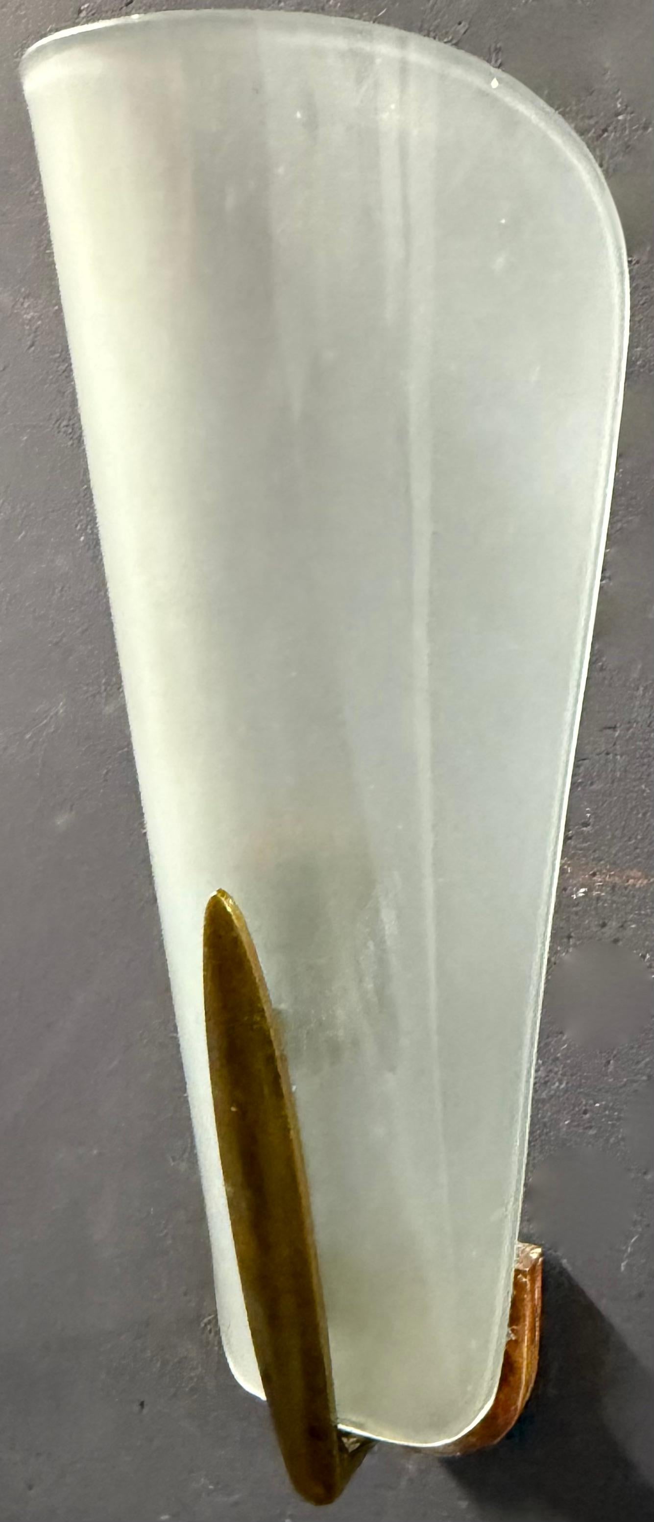 Ottone belle applique italiane in vetro e ottone in vendita