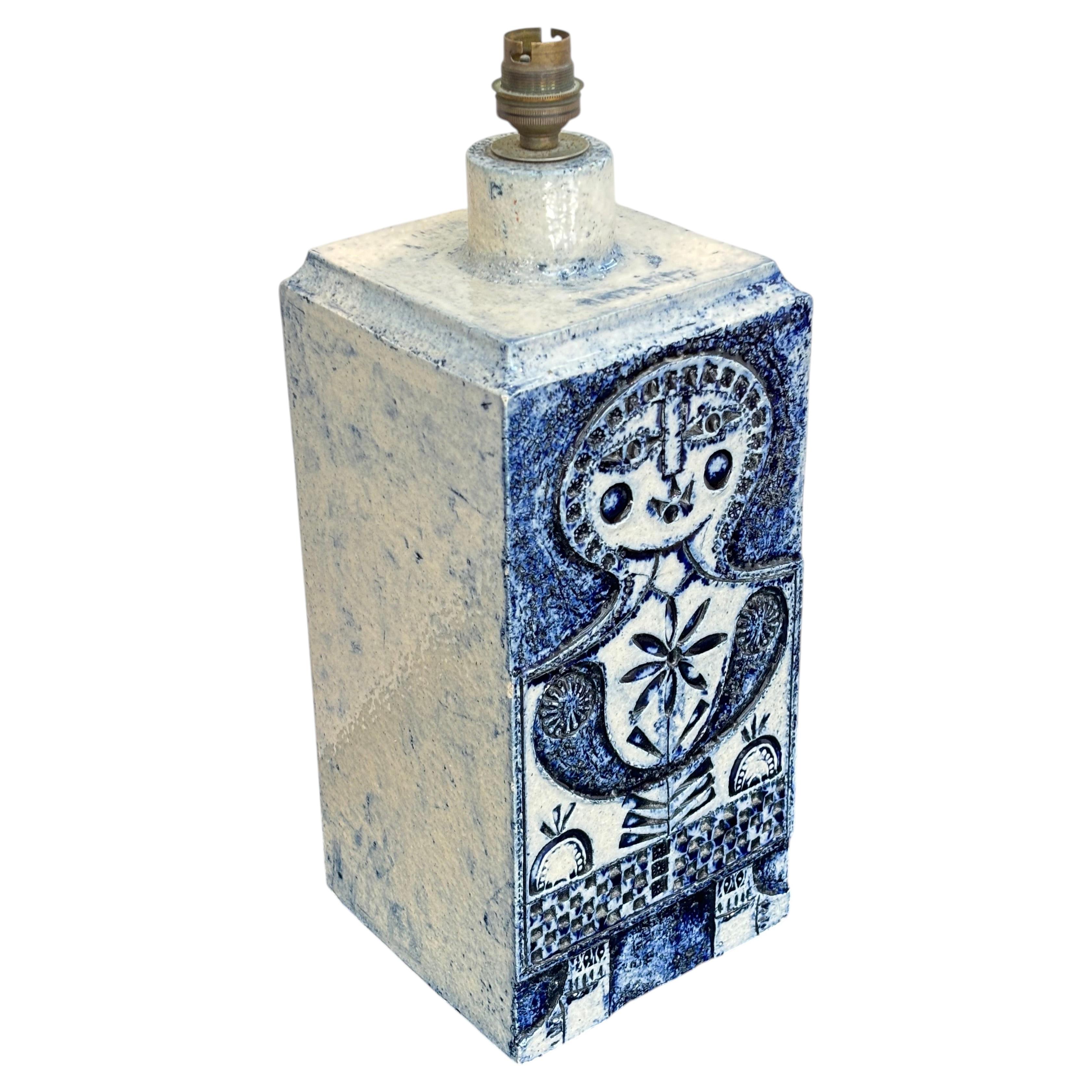 Jolie lampe de Roger Capron et Jean Derval, en émail bleu en vente