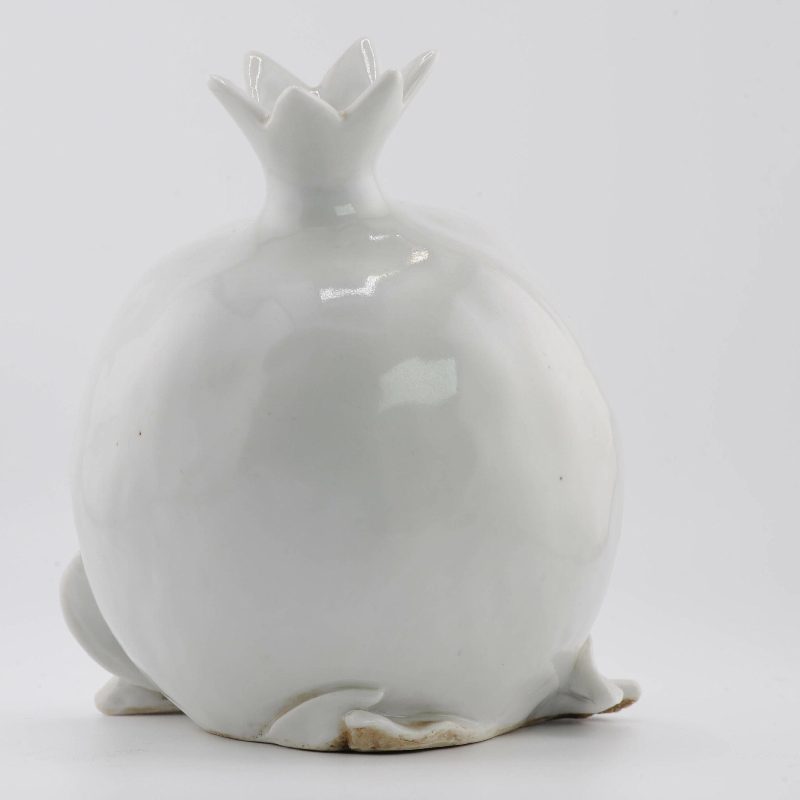 Porcelaine Belle statue ancienne Dehua Blanc de Chine du 19/20e siècle représentant une grenade en vente