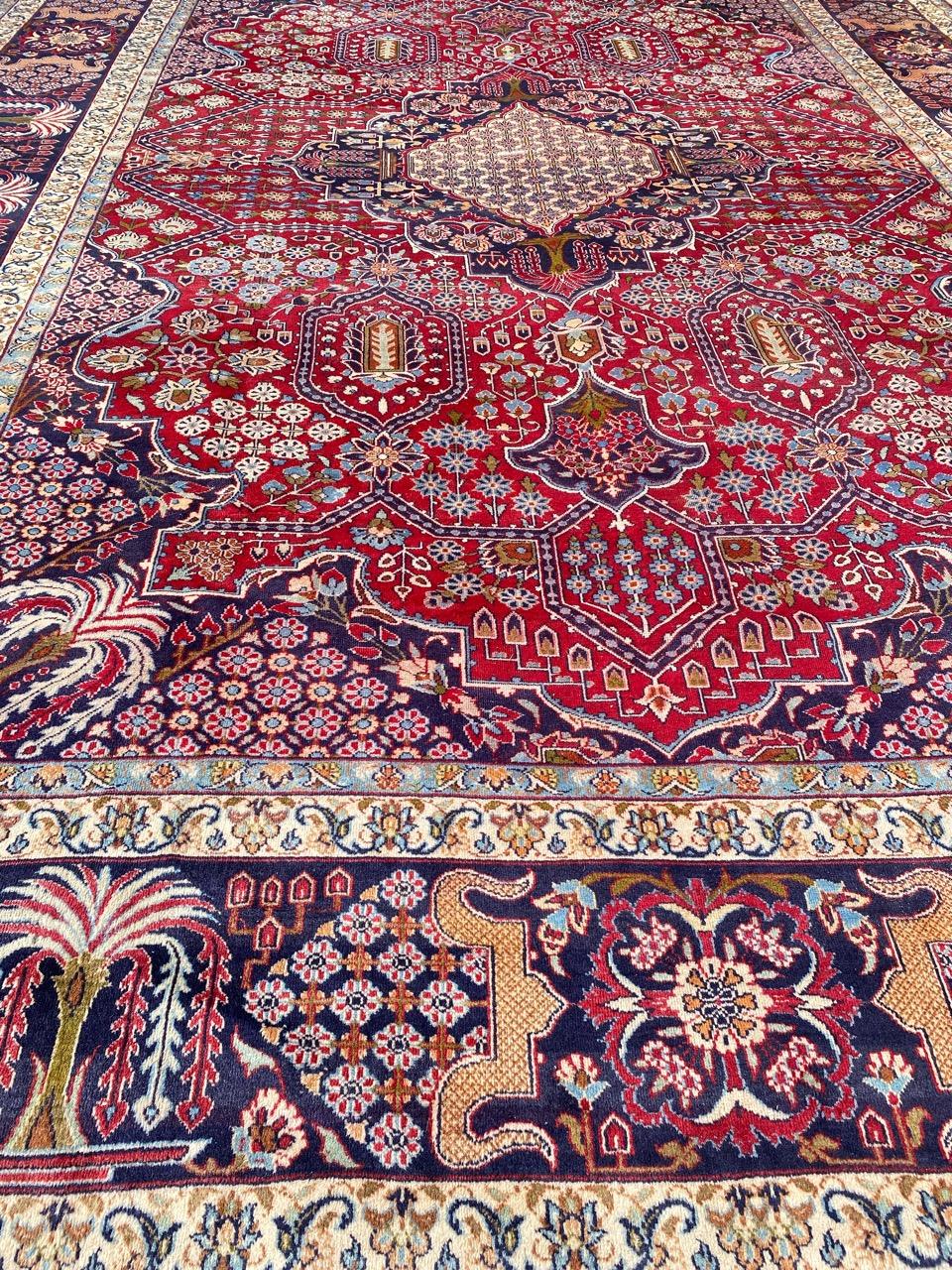 Very pretty vintage tabriz rug with beautiful decorative design and nice colors, entirely hand knotted with wool velvet on cotton foundation.

✨✨✨
