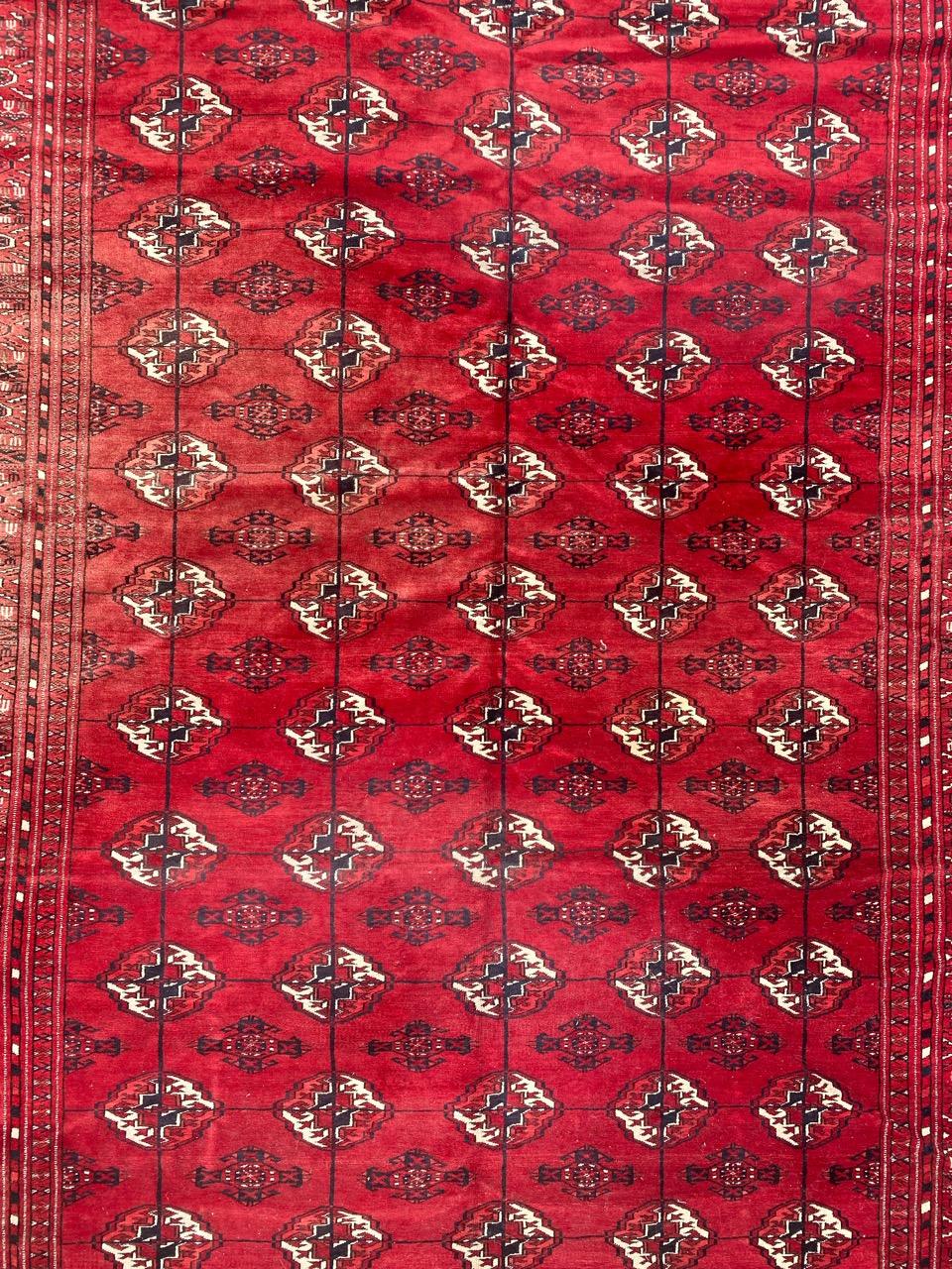Beautiful Bokhara Afghan rug with a geometrical design and nice colors, entirely hand knotted with wool velvet on wool foundation.

✨✨✨
