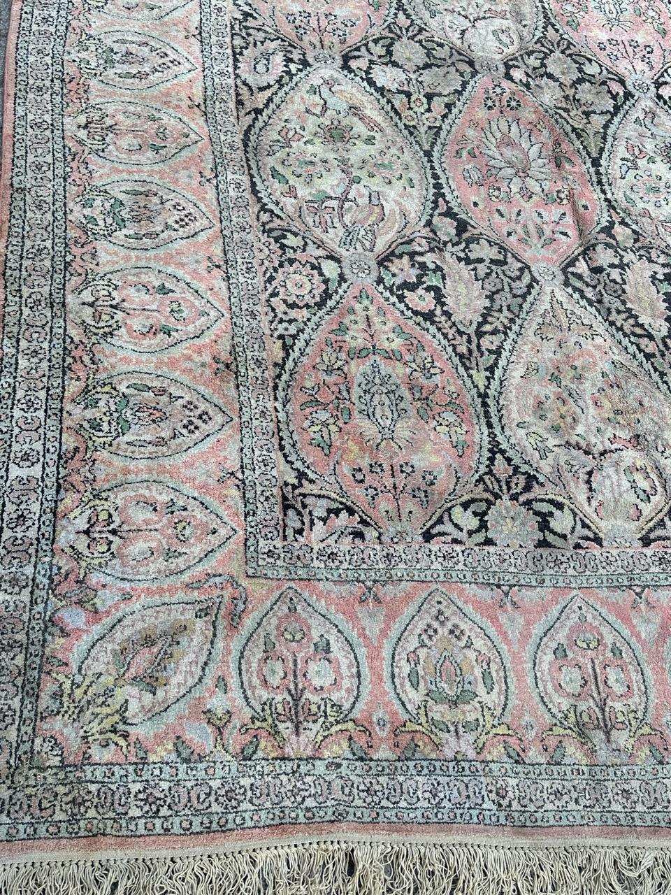 Pakistano Grande tappeto vintage in seta del Kashmir in vendita