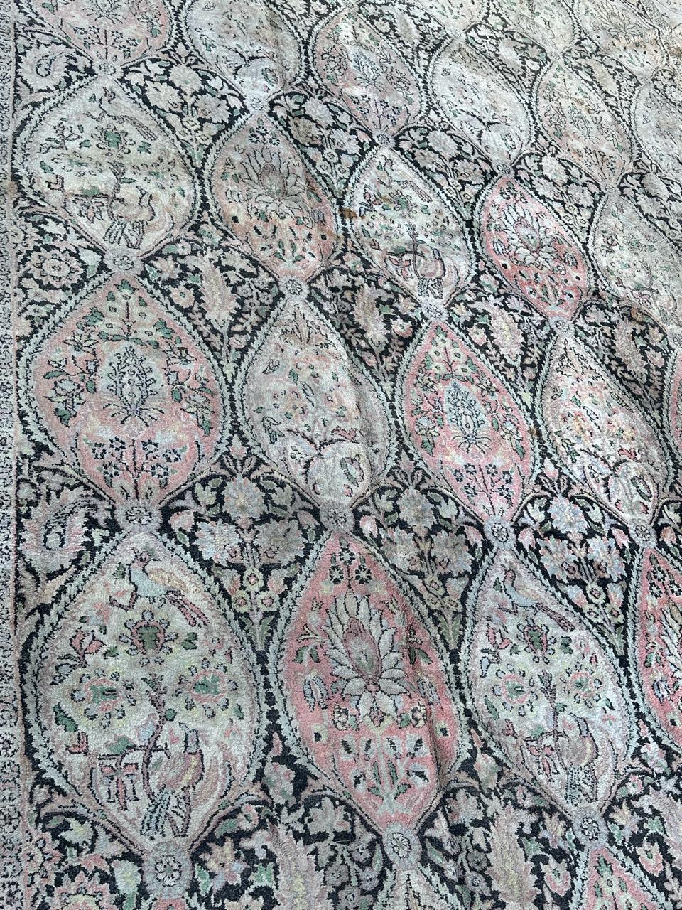 Annodato a mano Grande tappeto vintage in seta del Kashmir in vendita