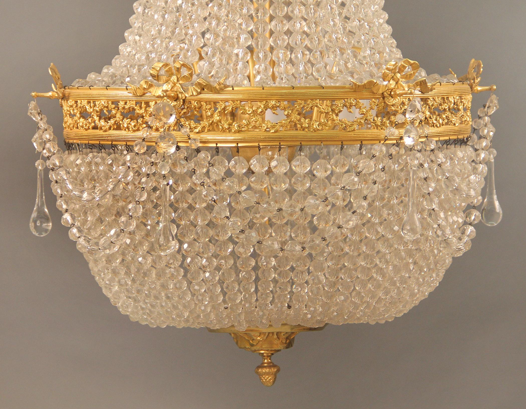 Nice Late 19th Century Gilt Bronze Beaded Basket Eleven Light Chandelier In Good Condition For Sale In New York, NY
