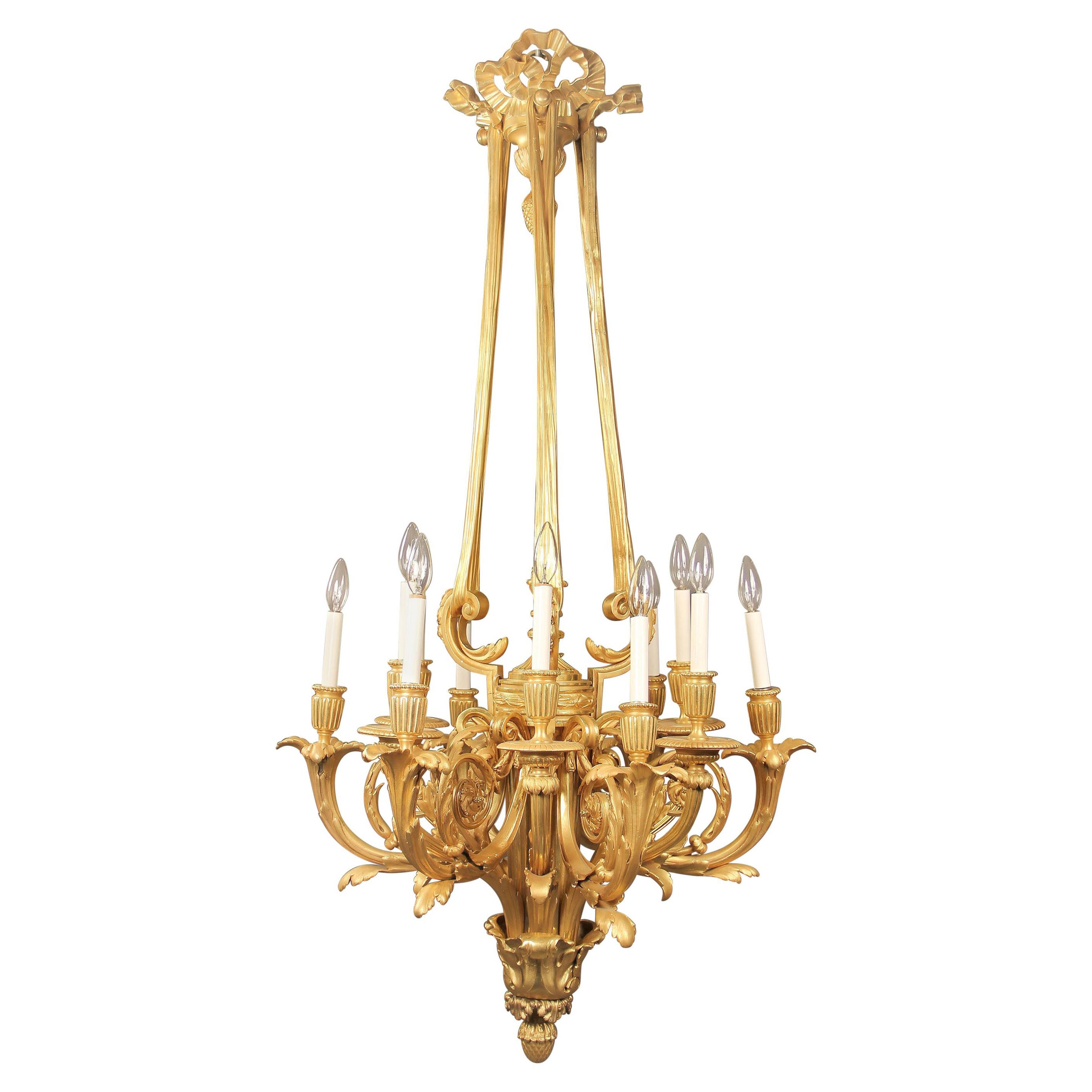 Bel lampadario a dodici luci in bronzo dorato della fine del XIX secolo