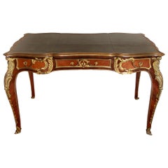 Belle assiette de bureau de style Louis XV de la fin du 19ème siècle montée sur bronze doré