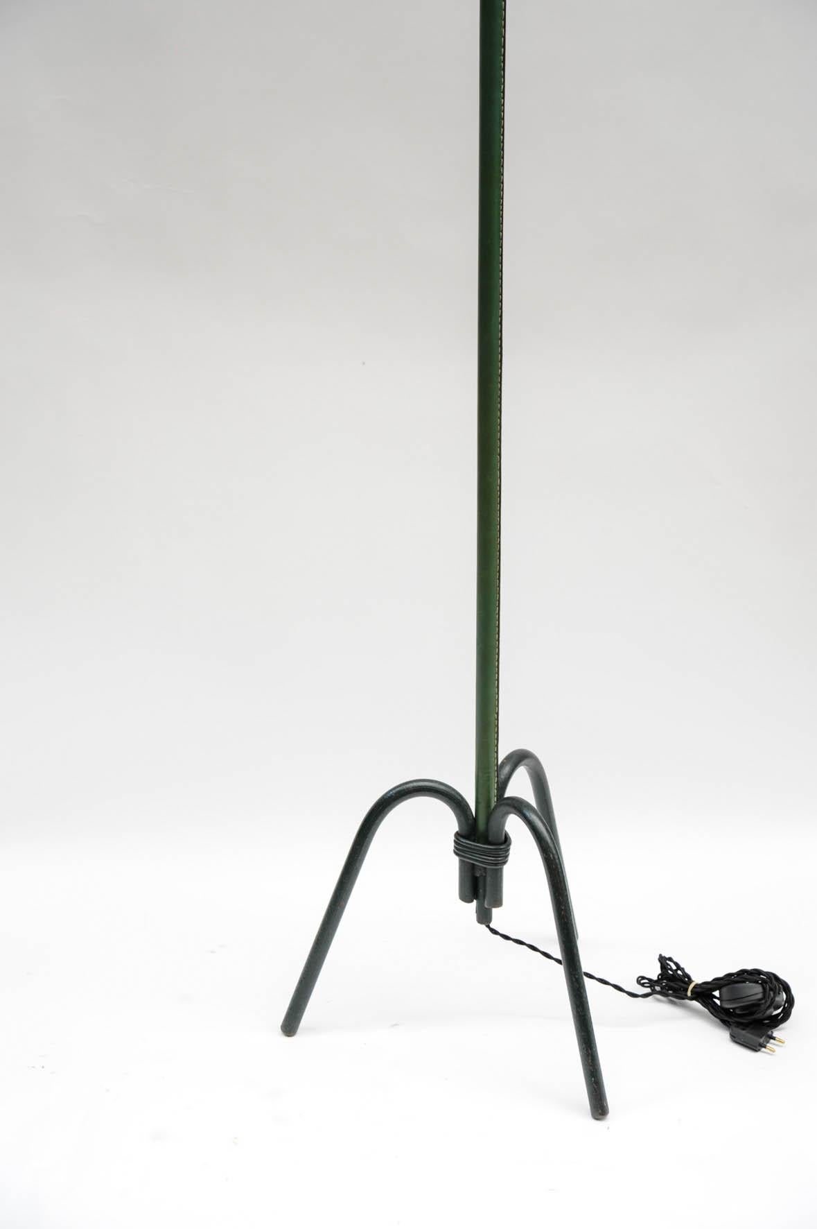 Rare green stitched leather floor lamp
Perfect condition
No shade provided
Dimensions given without shade.