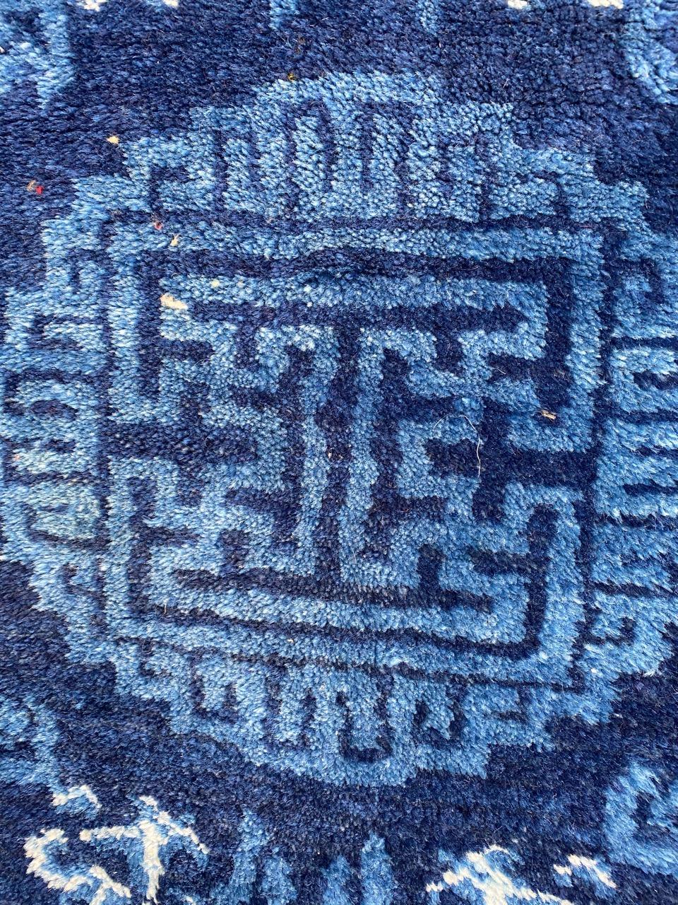 Bobyrug’s Nice Little Antique Chinese Rug In Good Condition For Sale In Saint Ouen, FR