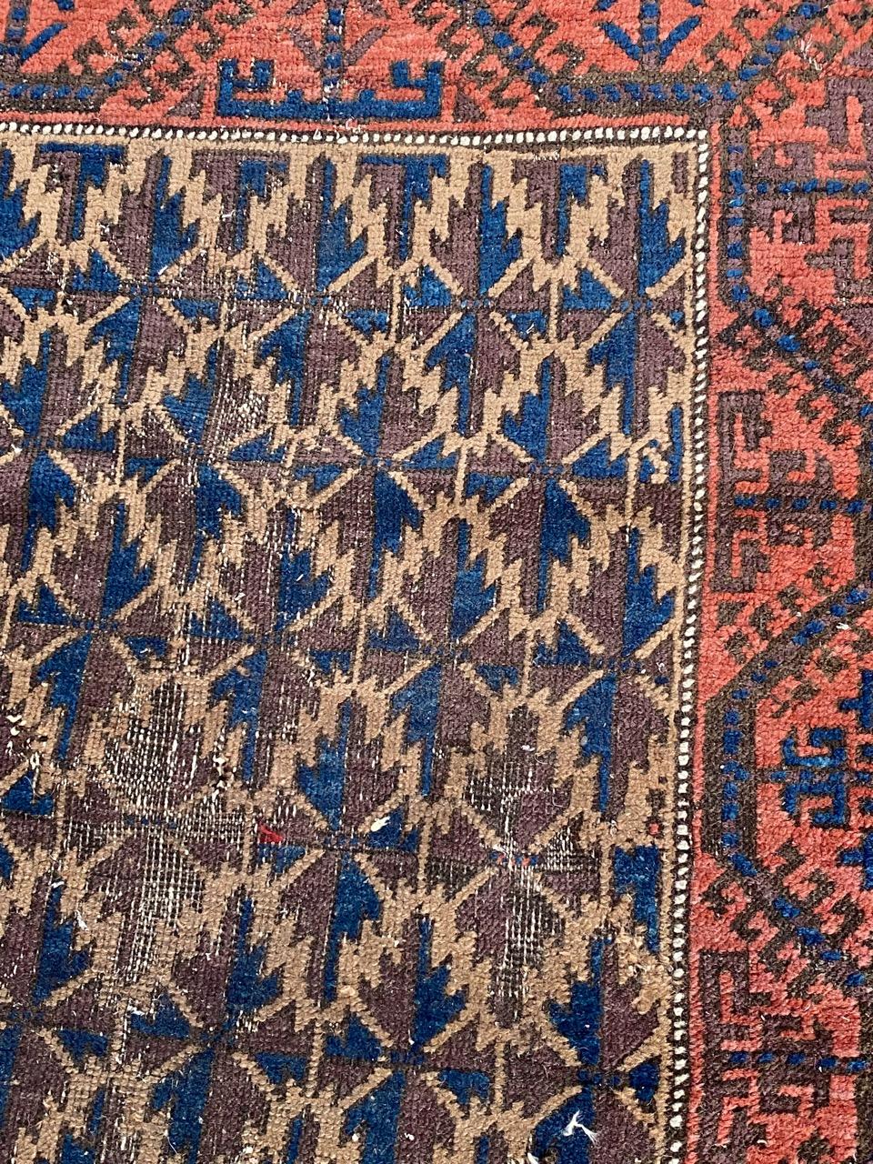 Bobyrug’s Nice Little Antique Distressed Baluch Rug In Distressed Condition For Sale In Saint Ouen, FR
