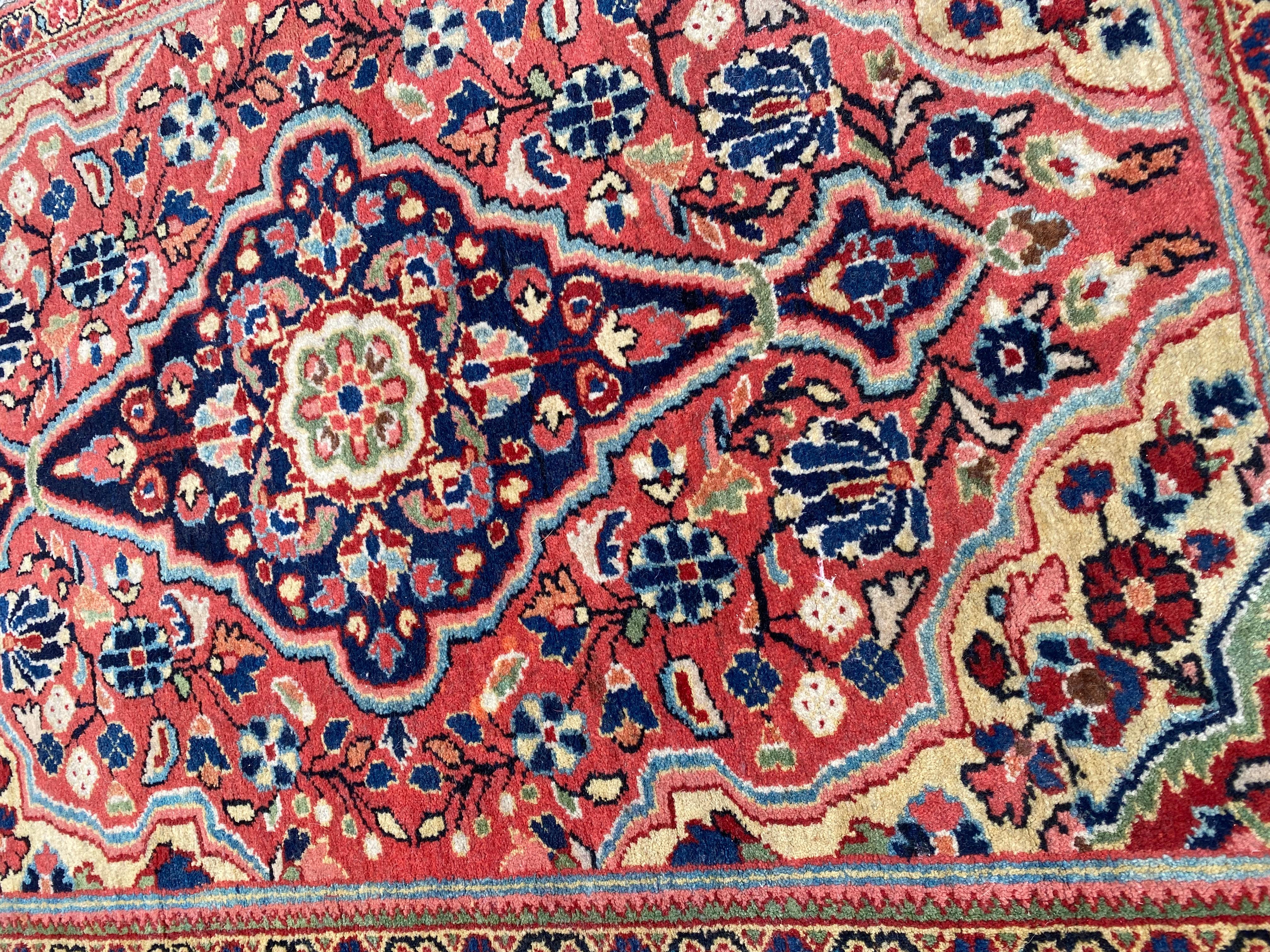 Schöner kleiner feiner antiker Sarouk-Teppich im Angebot 19
