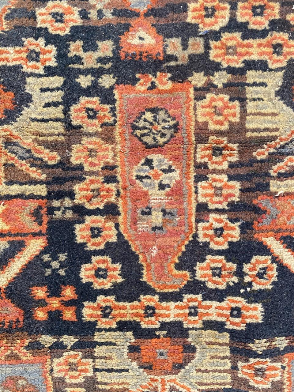 Schöner kleiner französischer antiker Teppich im Angebot 3