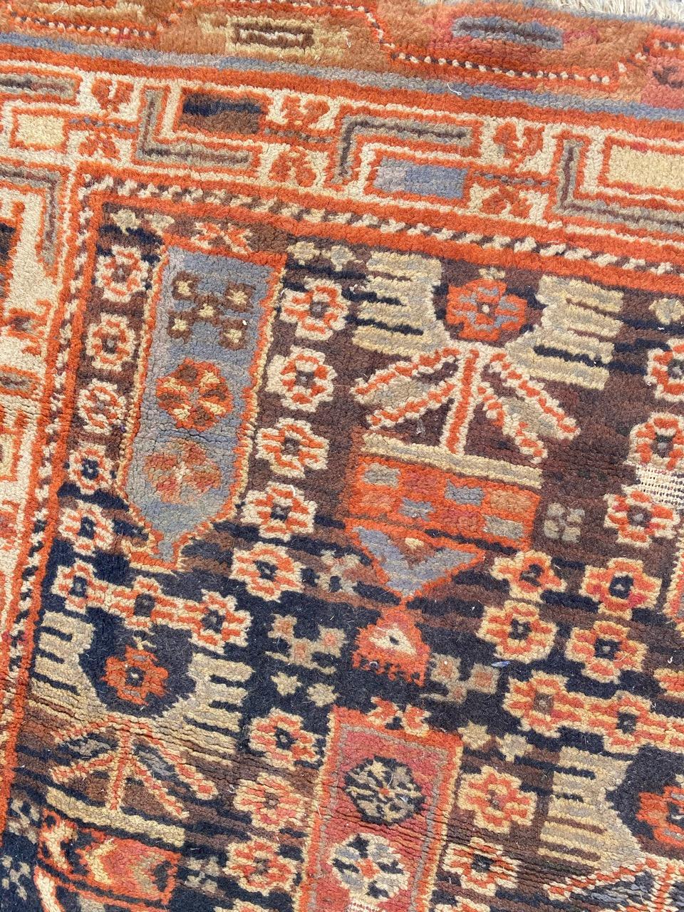 Joli petit tapis français ancien en vente 8