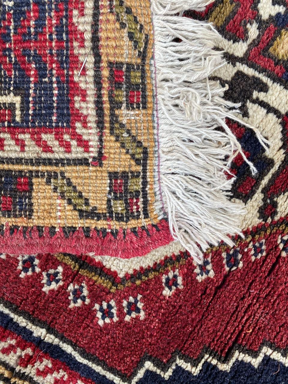 Kleiner türkischer Teppich (20. Jahrhundert) im Angebot