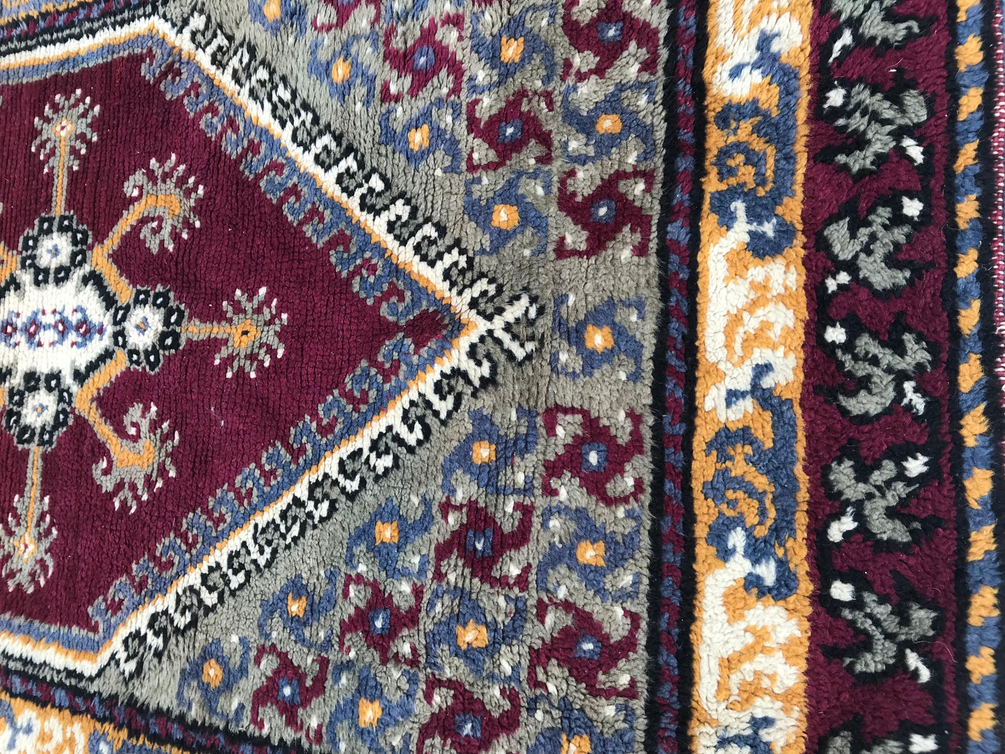 Schöner kleiner tunesischer Vintage-Teppich (Handgeknüpft) im Angebot