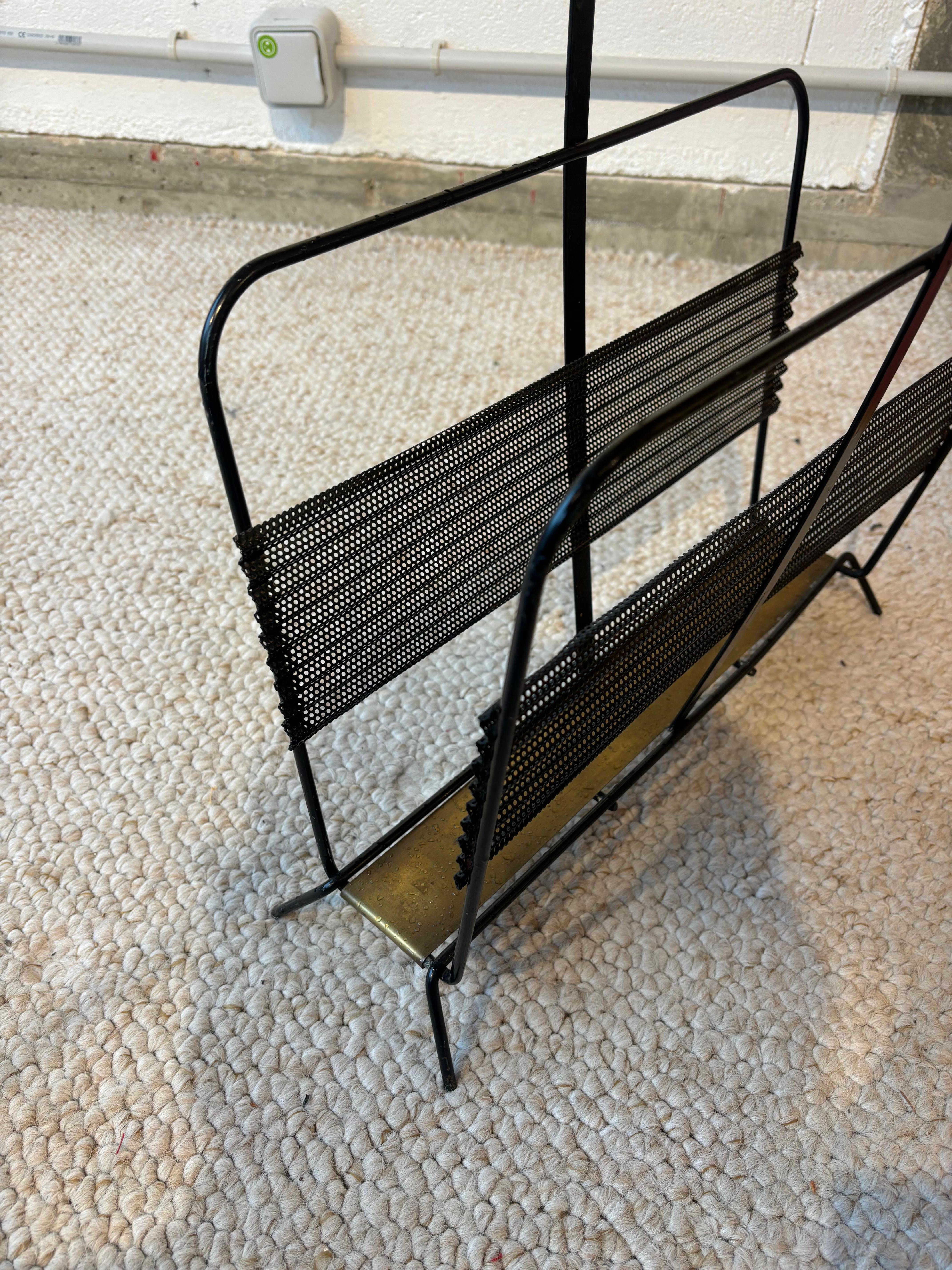 Nice magazine Rack by Mathieu Matégot in vendita 5