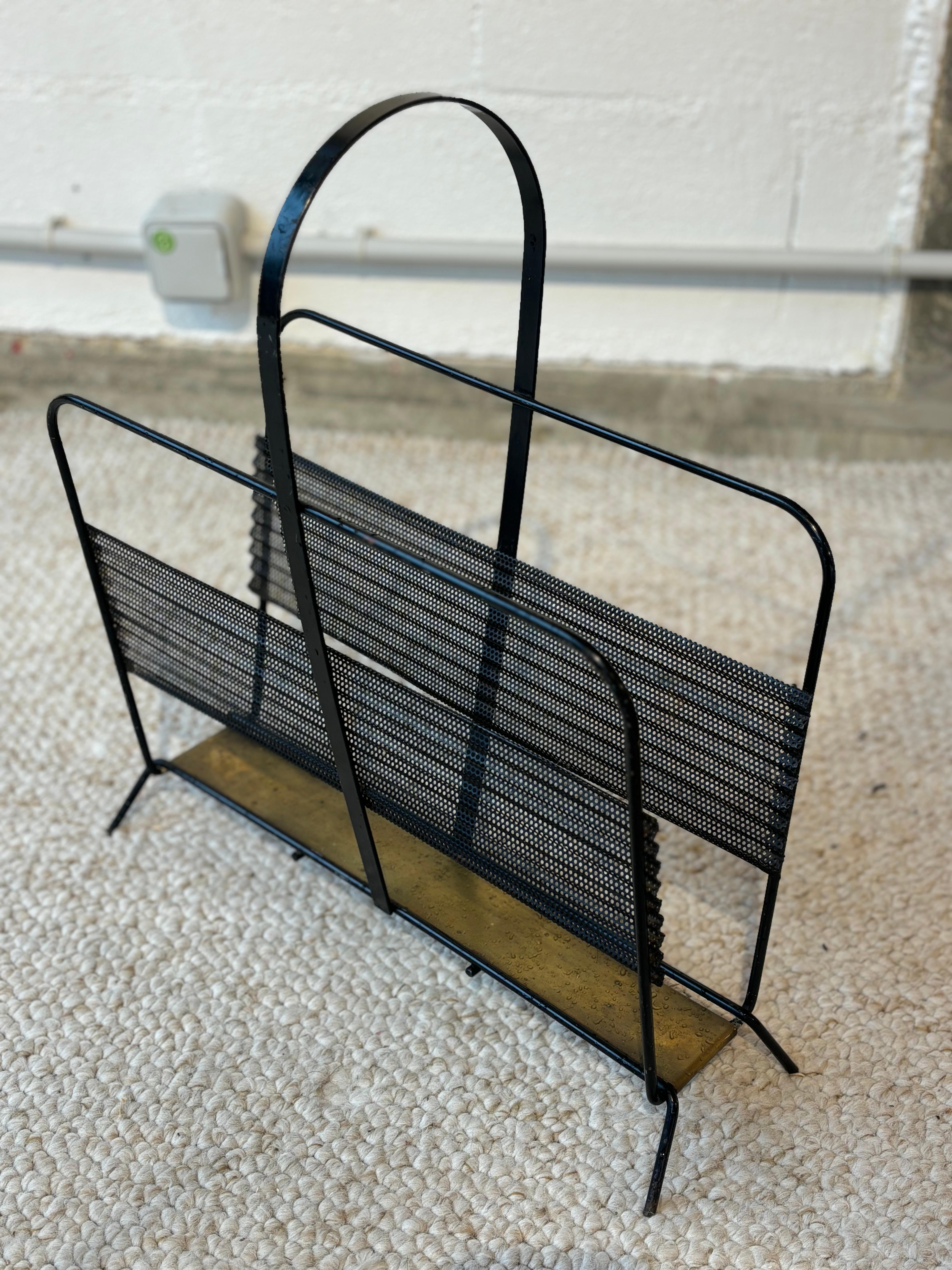 Nice magazine Rack by Mathieu Matégot in vendita 10