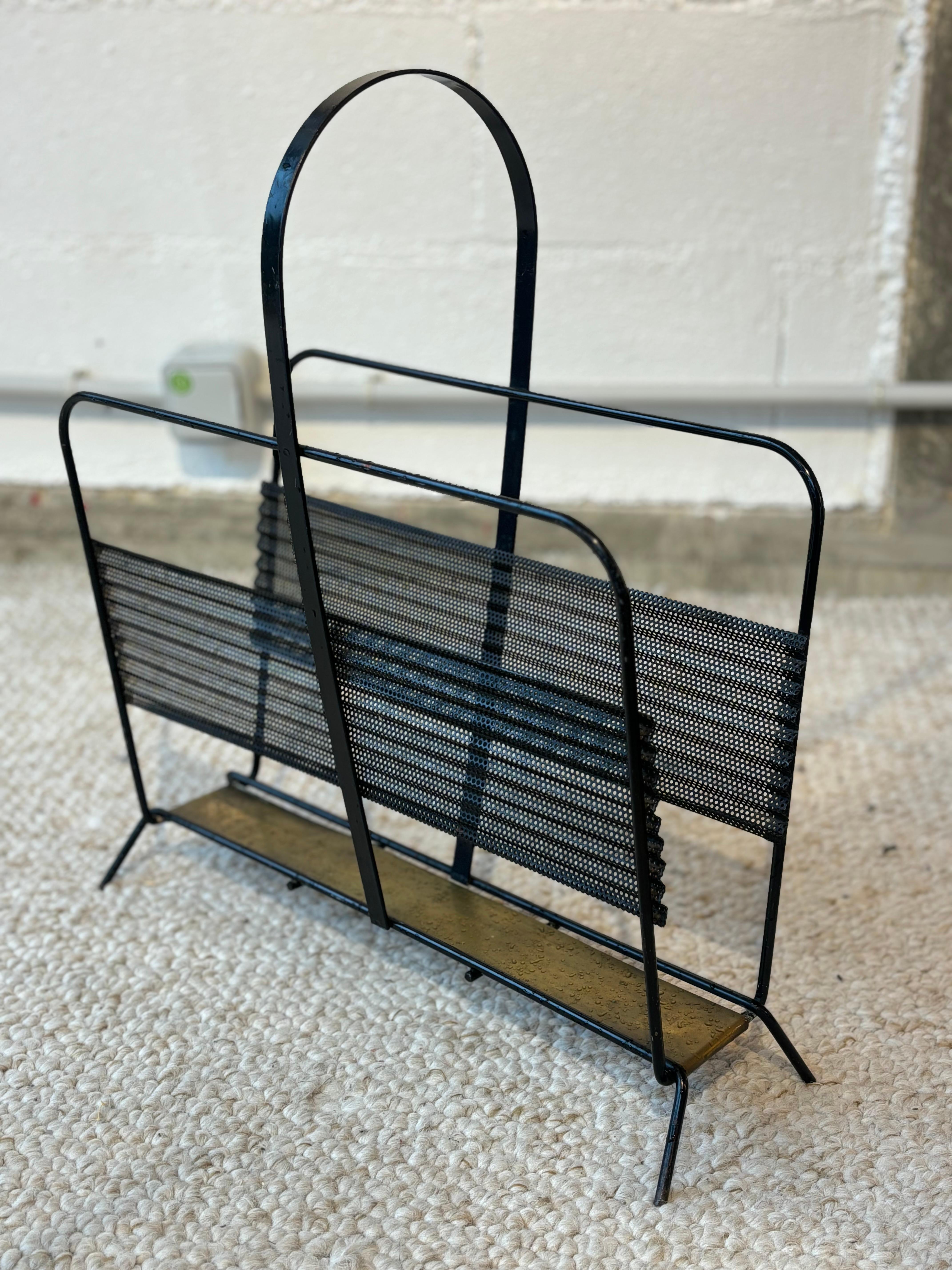 Nice magazine Rack by Mathieu Matégot in vendita 11