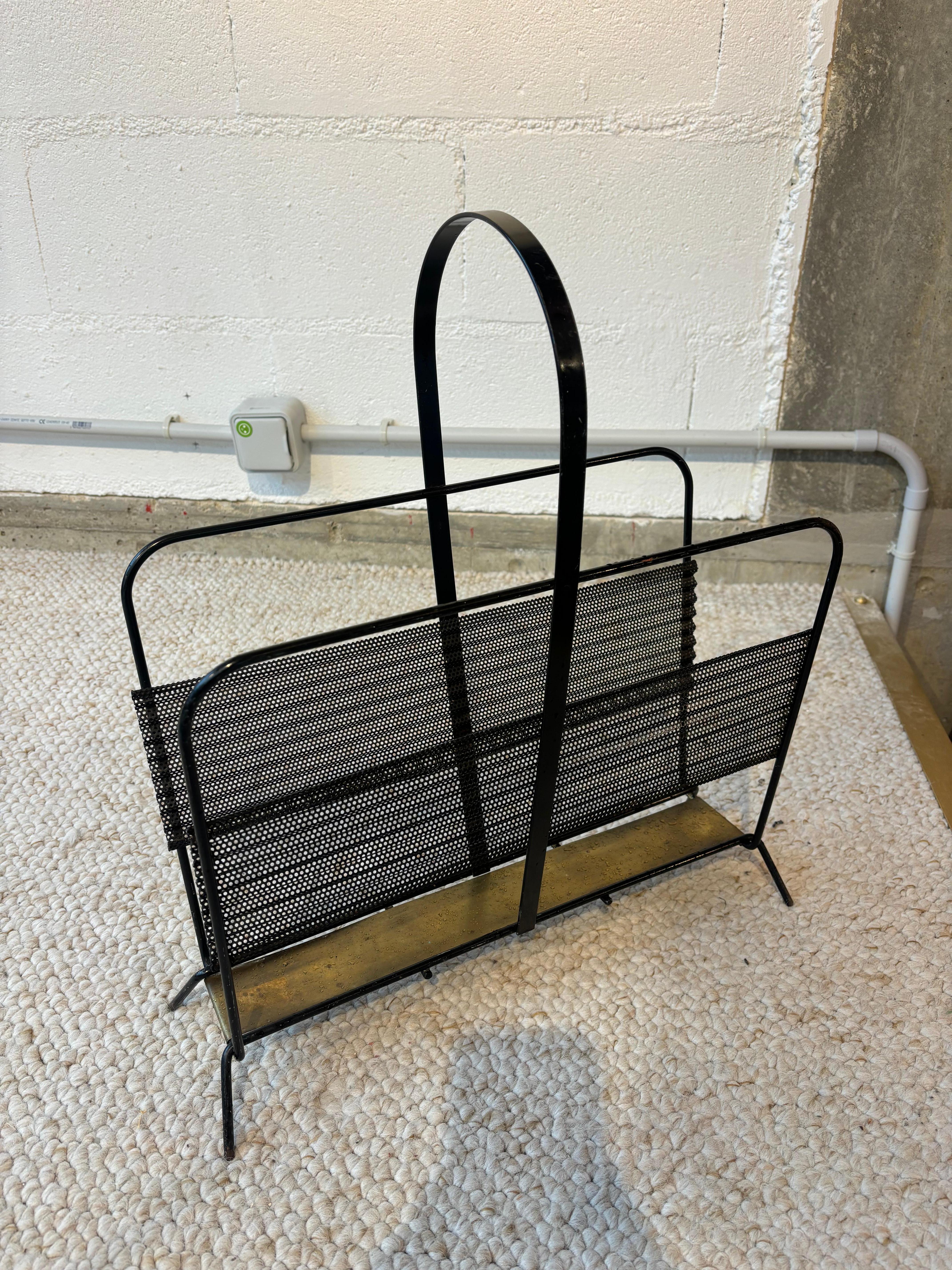 Francese Nice magazine Rack by Mathieu Matégot in vendita