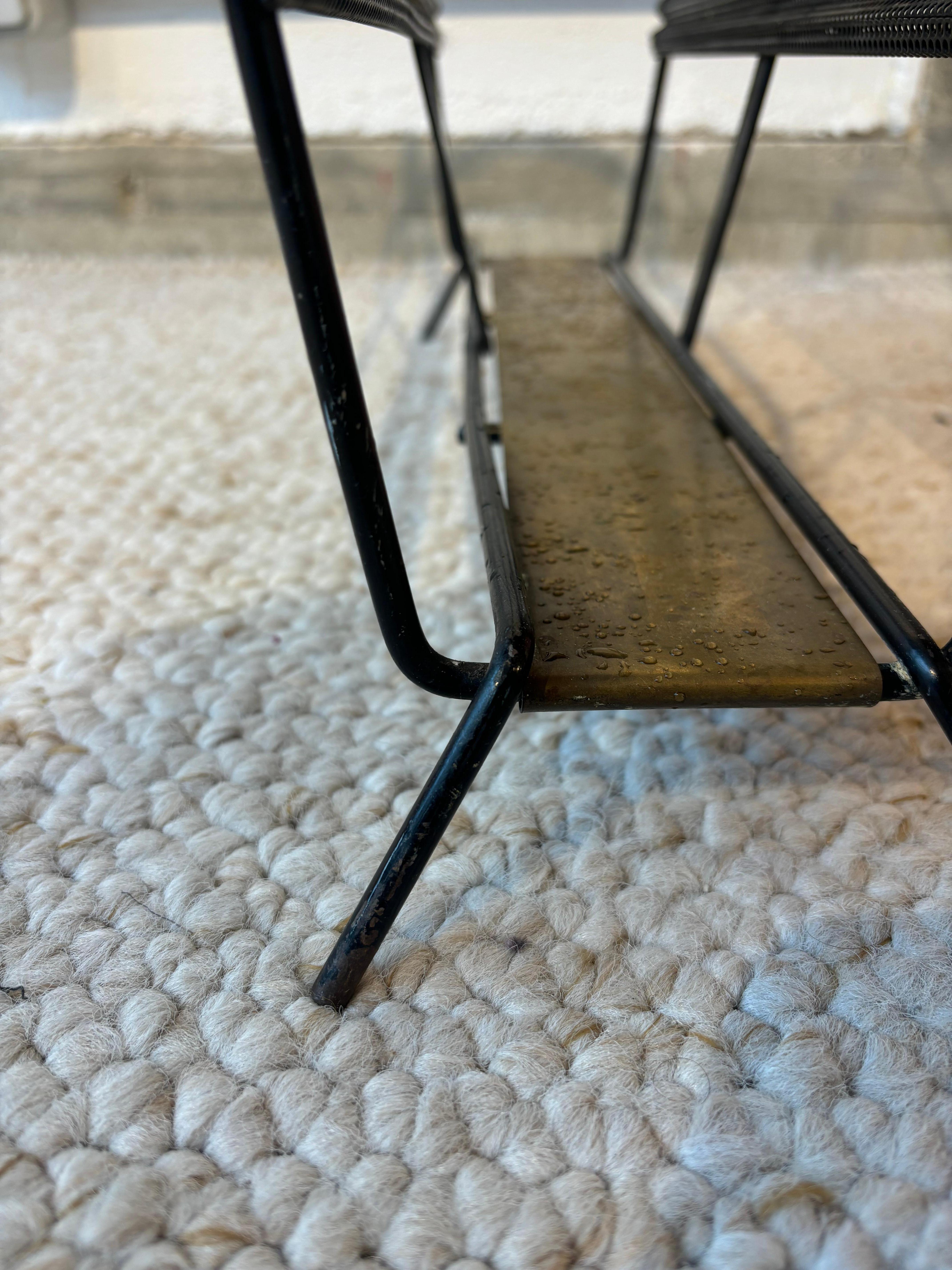 Metallo Nice magazine Rack by Mathieu Matégot in vendita