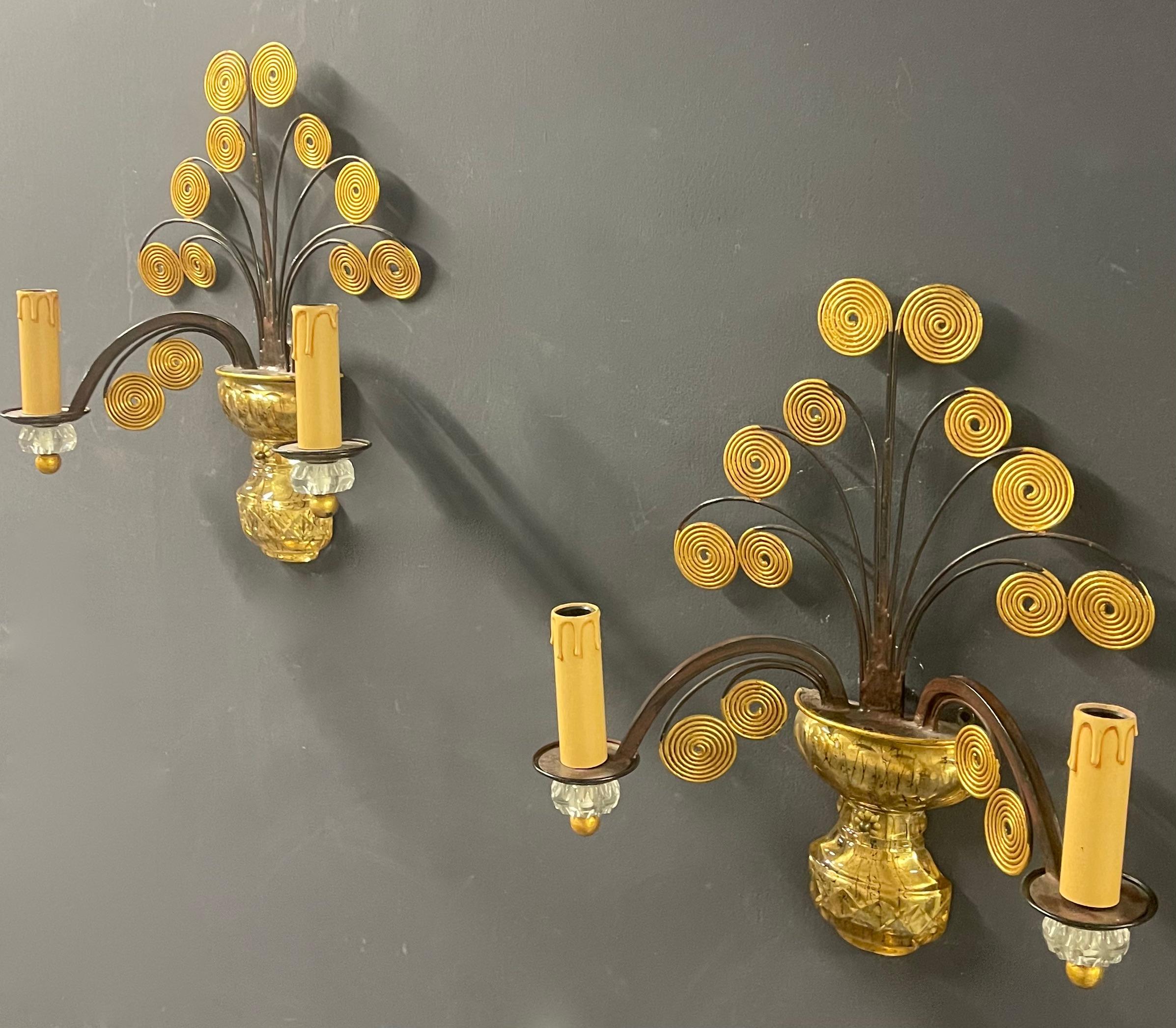 Mid-20th Century Nice Maison Baguès Wall Scones Gilded Metal and Crystal.  For Sale