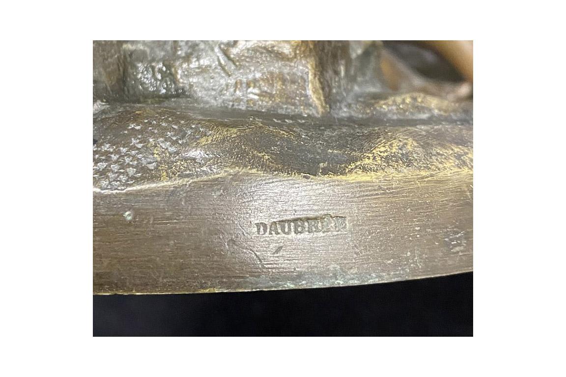 Bronzo Bella figura di donna in bronzo patinato della metà del XIX secolo, fusa da Alfred Daubrée in vendita