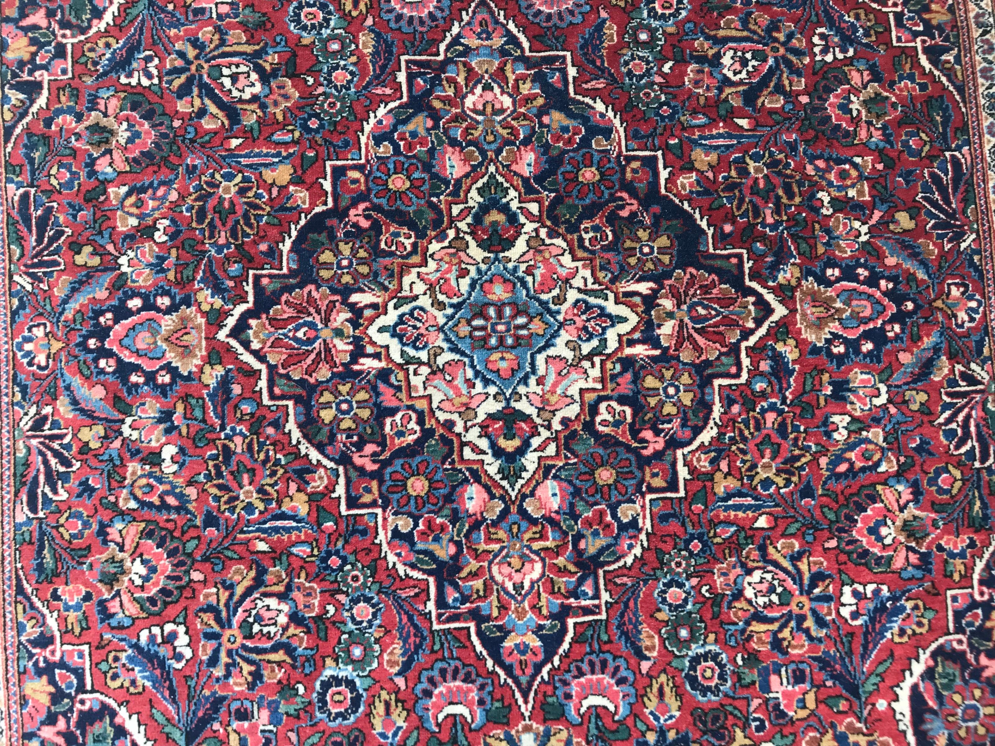 Bobyrug's Schöner Kashan-Teppich aus der Mitte des 20. im Zustand „Gut“ im Angebot in Saint Ouen, FR