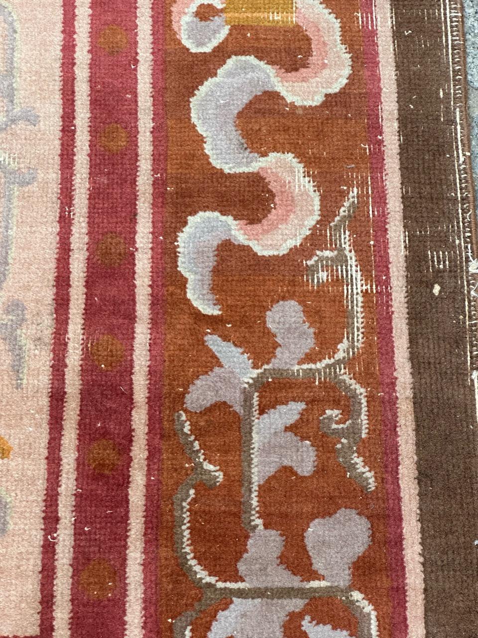 Nice mid century Chinese art deco rug In Fair Condition For Sale In Saint Ouen, FR
