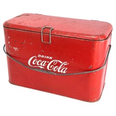Belle caisse pour boissons Coca Cola rouge glacis des années 50