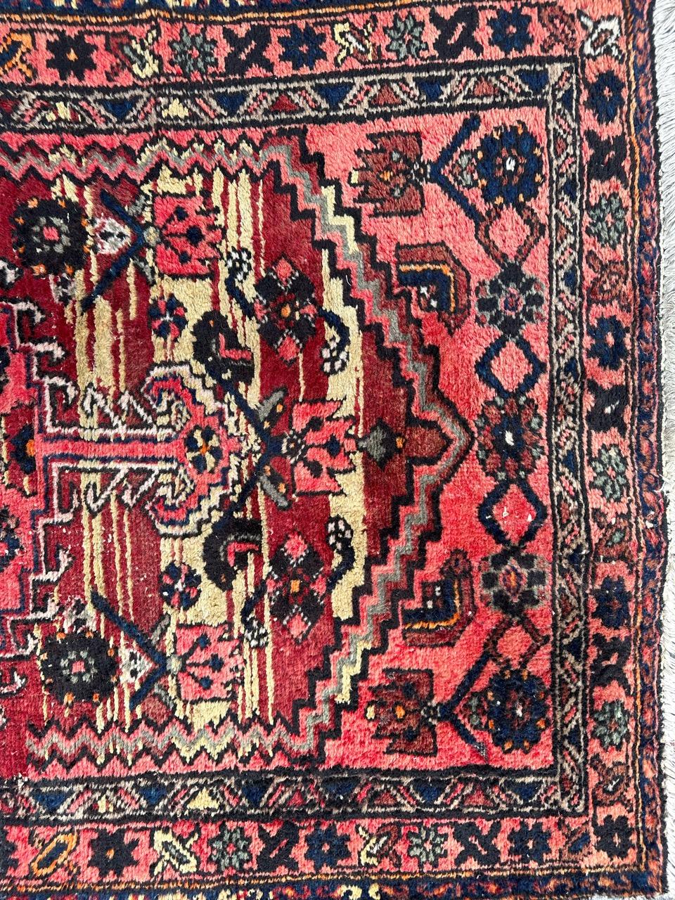 Schöner Hamadan-Teppich aus der Mitte des Jahrhunderts im Angebot 3