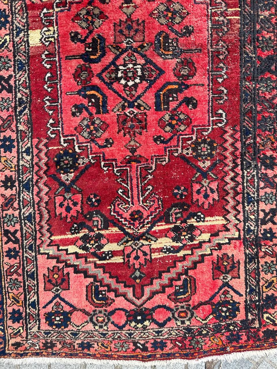 Schöner Hamadan-Teppich aus der Mitte des Jahrhunderts (Rustikal) im Angebot