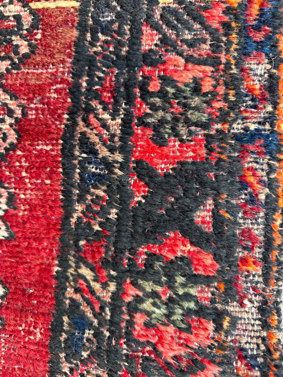 Schöner Hamadan-Teppich aus der Mitte des Jahrhunderts im Zustand „Starke Gebrauchsspuren“ im Angebot in Saint Ouen, FR