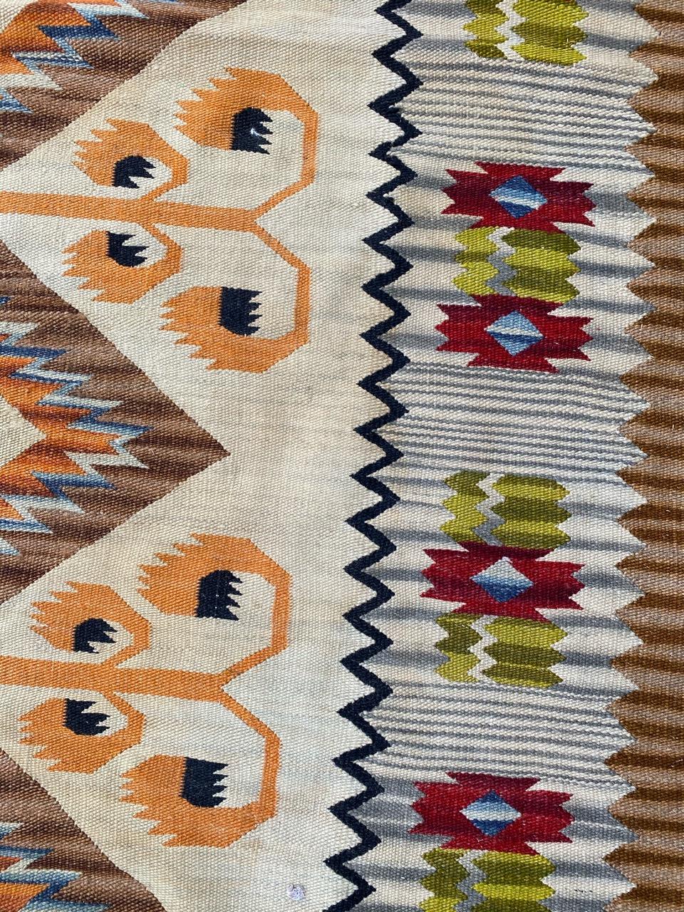 Schöner flach gewebter skandinavischer Teppich-Kelim aus der Mitte des Jahrhunderts  (Handgewebt) im Angebot