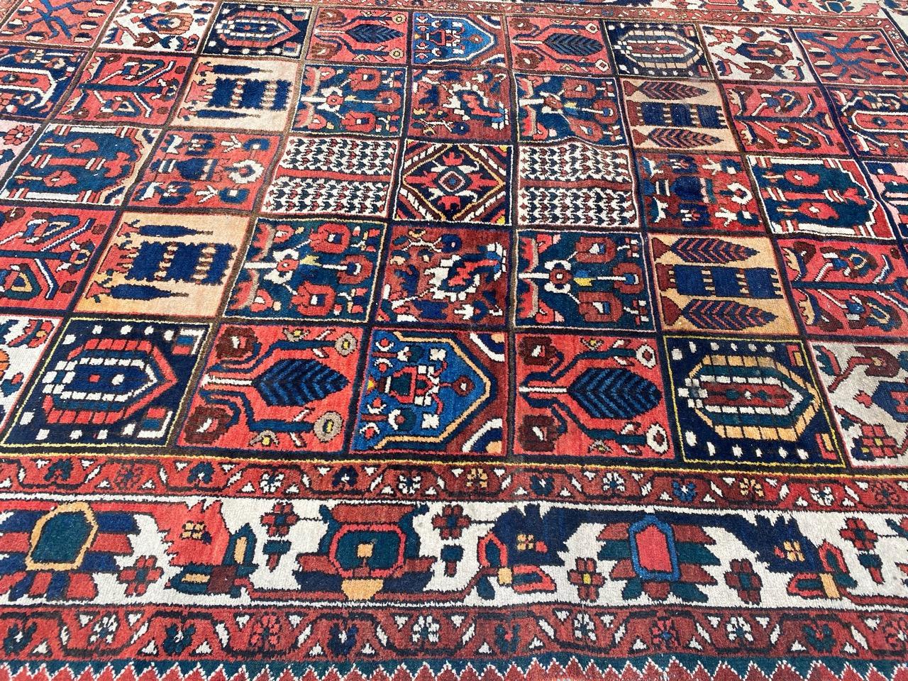 Großer Bakhtiar-Teppich im Stammesstil aus der Mitte des Jahrhunderts im Angebot 5