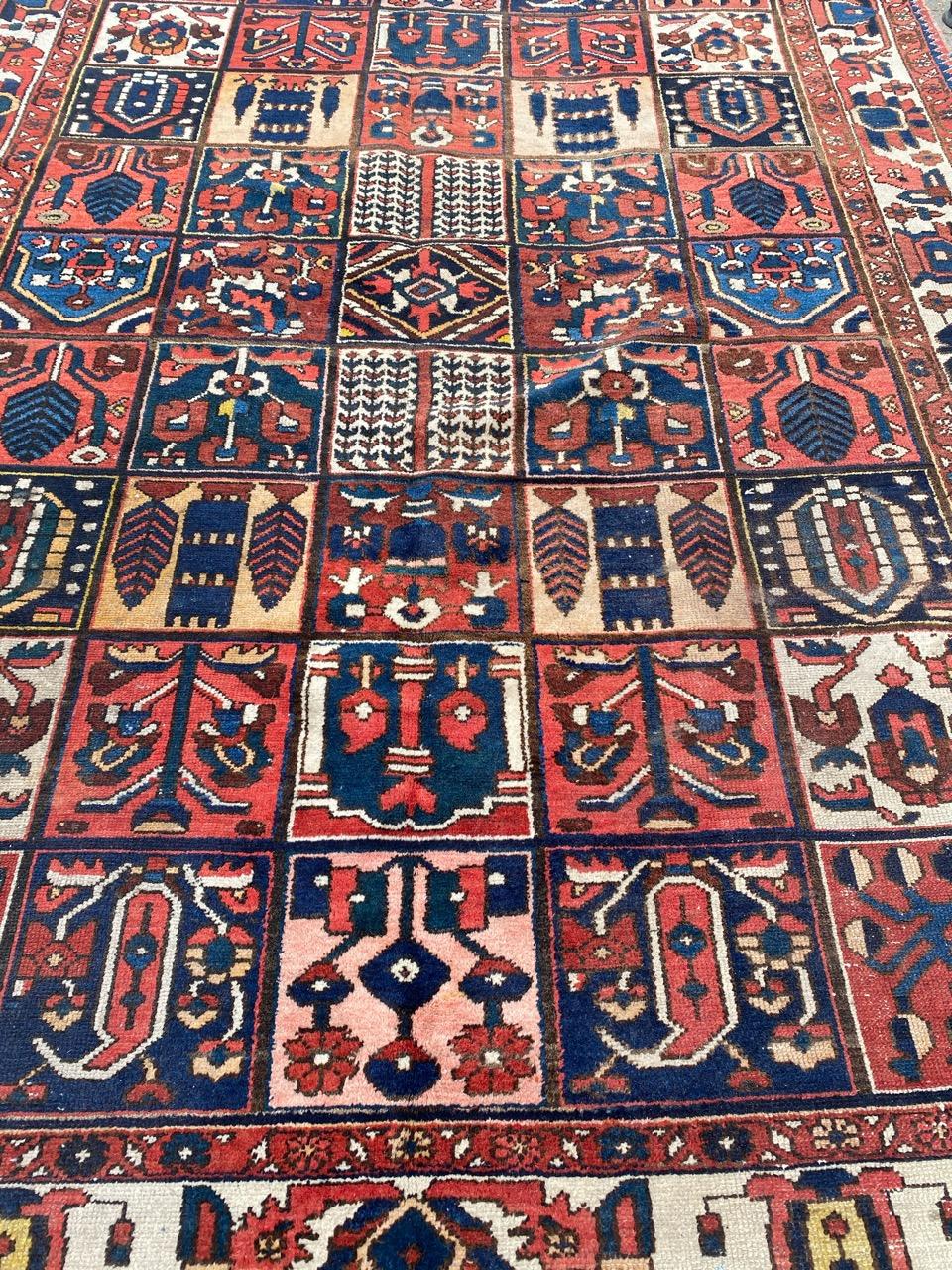 Großer Bakhtiar-Teppich im Stammesstil aus der Mitte des Jahrhunderts im Angebot 1