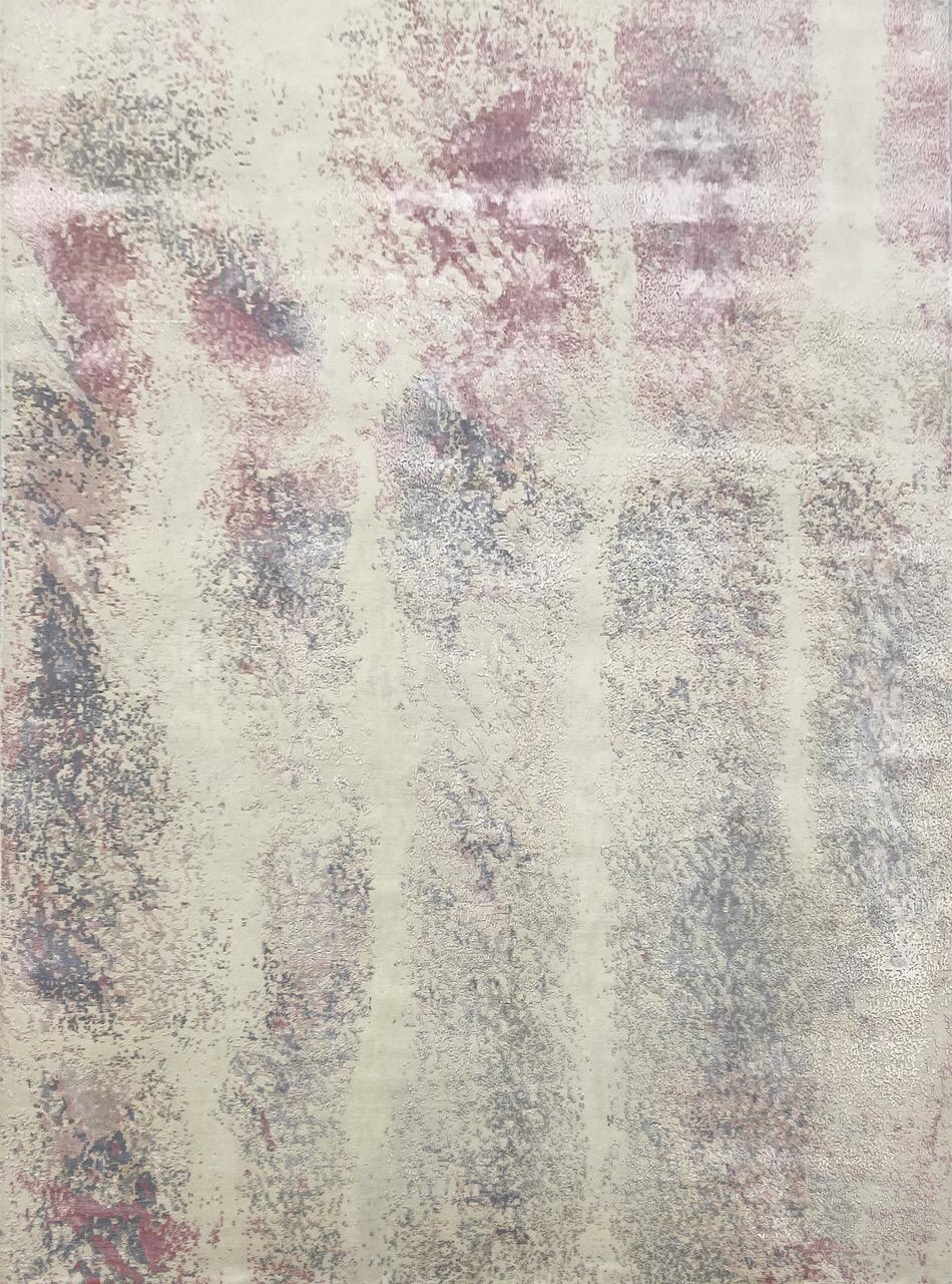Bellissimo tappeto contemporaneo con un bel design e colori chiari, interamente annodato a mano con nodi tibetani con lana e velluto di seta su base di cotone.