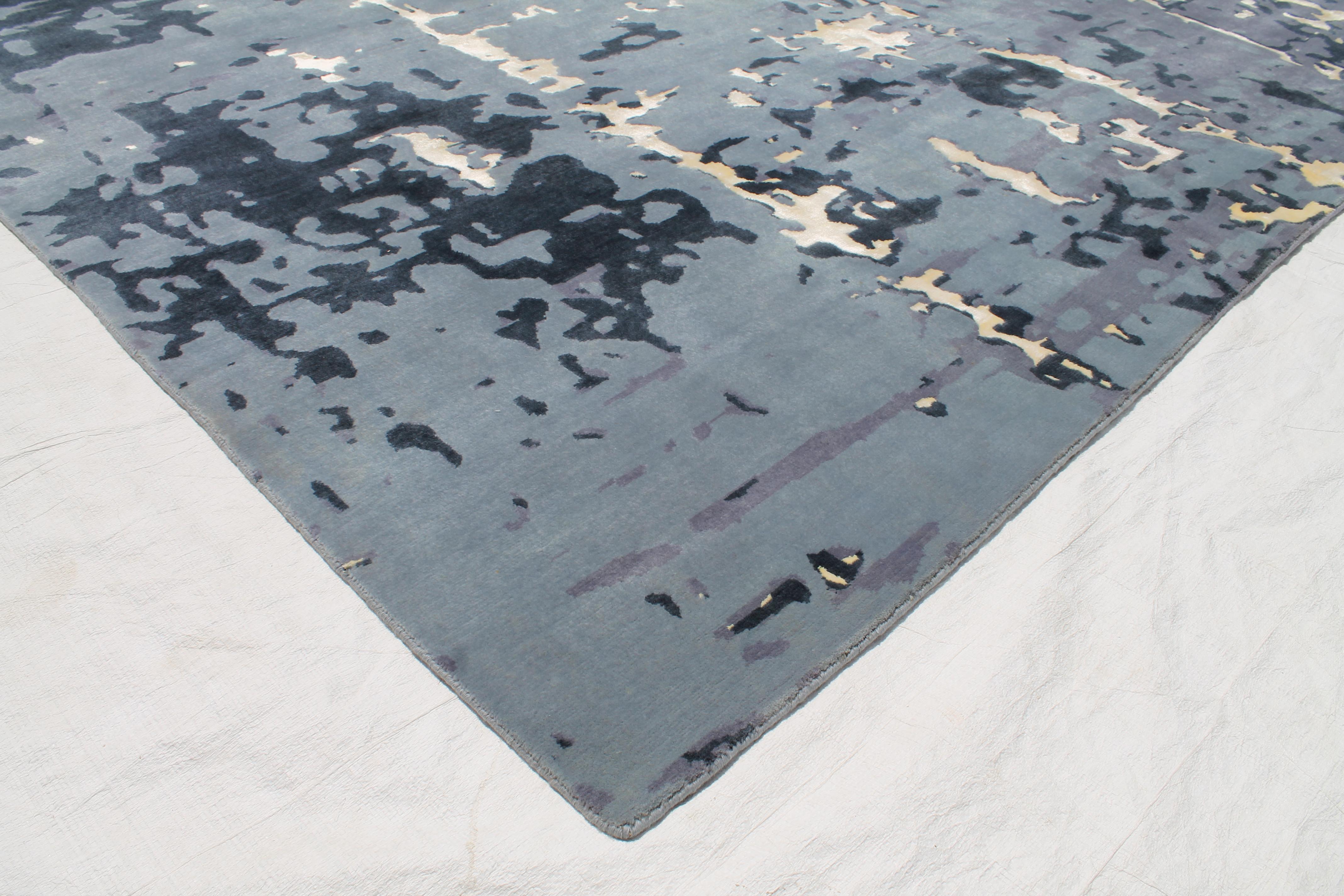 Indian Nice Modern Abstract Design Knotted Rug For Sale