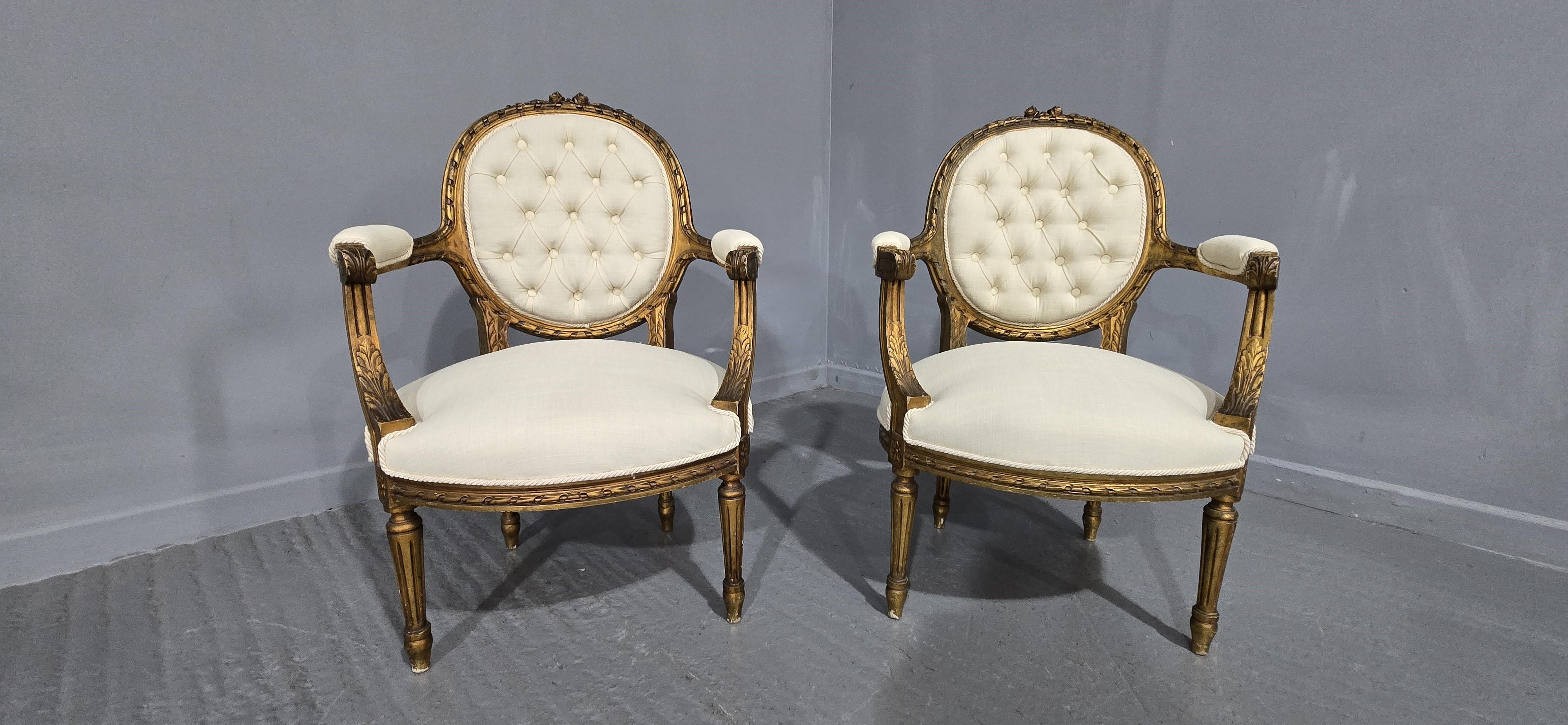 Nice Pair French Elbow Chairs In Good Condition For Sale In Swadlincote, GB