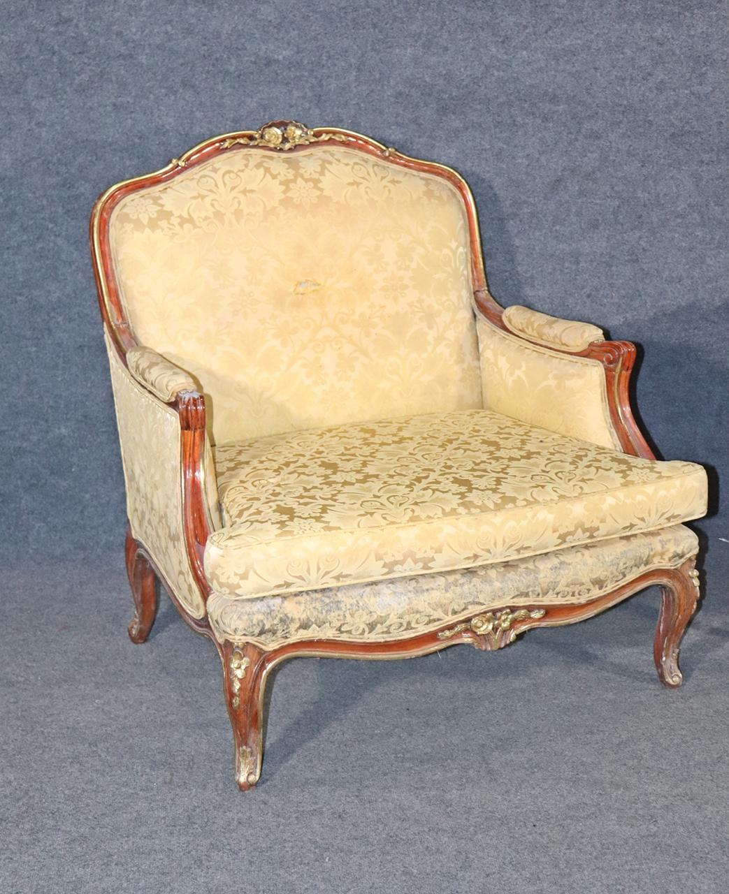 Nice Pair French Louis XV Style Oversized Bergere Lounge Chairs In Good Condition In Swedesboro, NJ