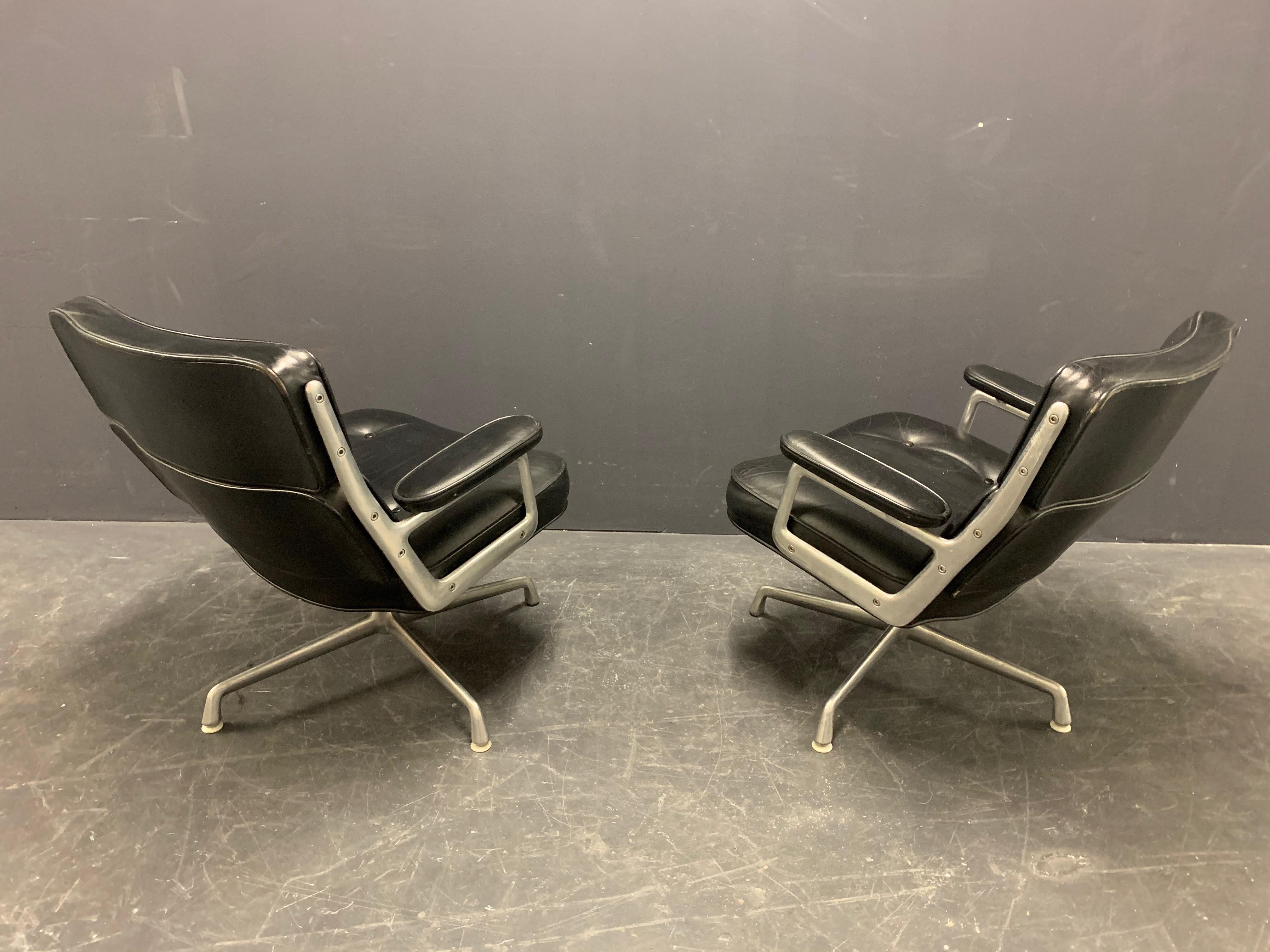 Nice Pair of Charles Eames Lobby Chairs 4